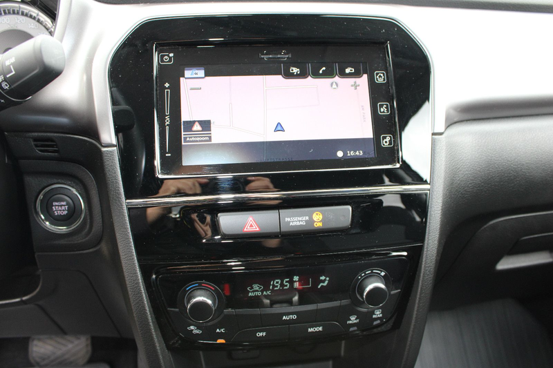 Suzuki Vitara 1.4 BOOSTERJET Hybrid Automatik Comfort — photo 11