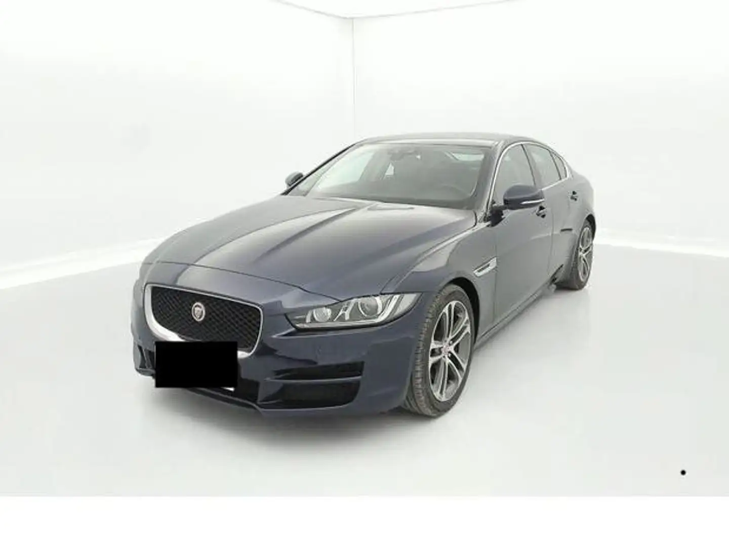 Jaguar XE Bleu - 2