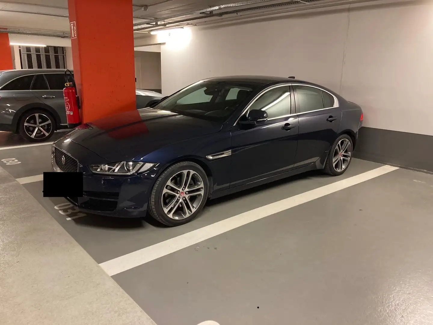Jaguar XE Bleu - 1