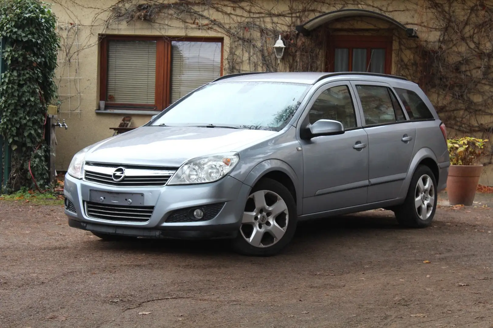 Opel Astra H Caravan Edition*TÜV NEU* Silber - 1