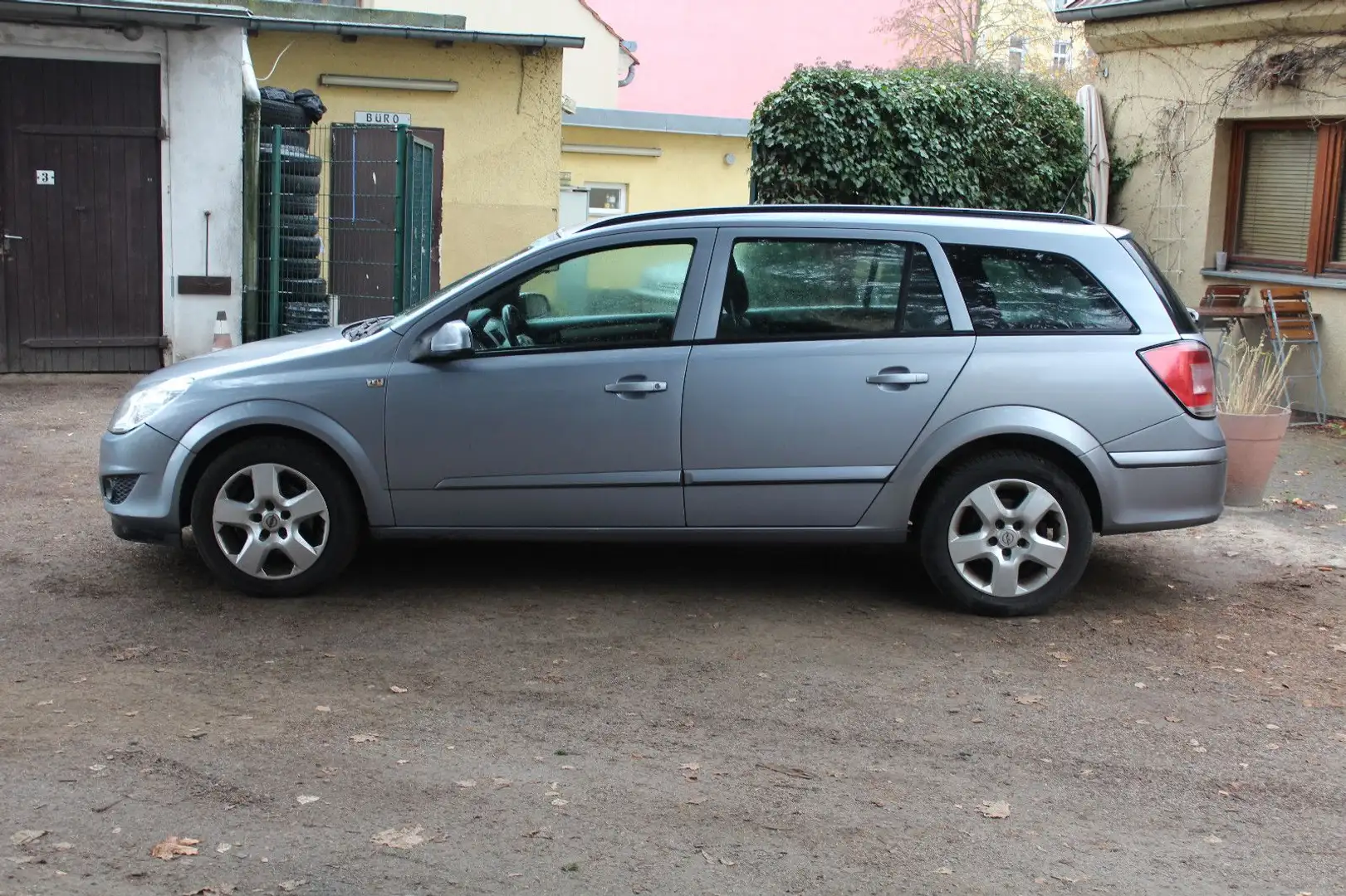 Opel Astra H Caravan Edition*TÜV NEU* Silber - 2