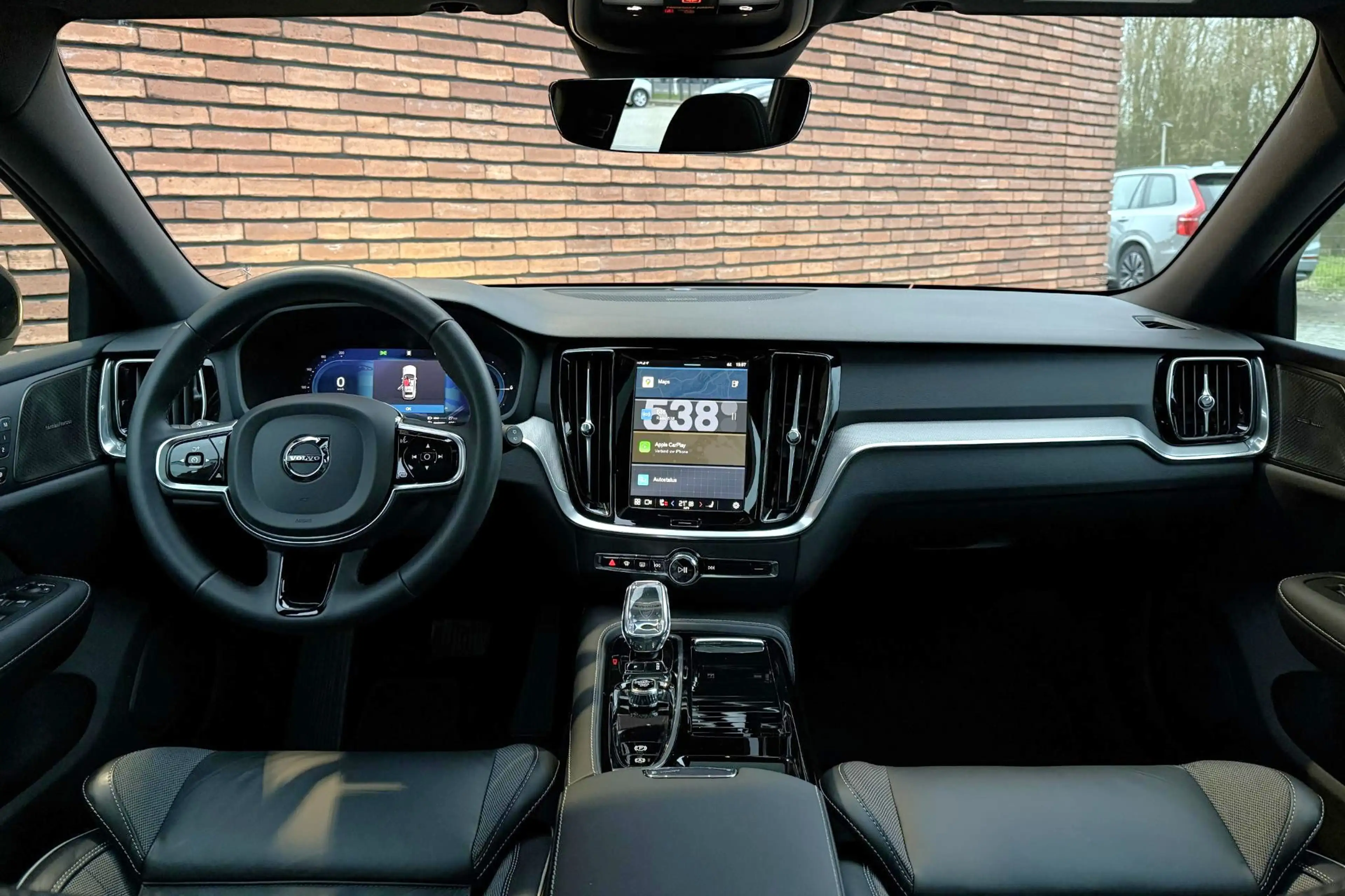 Volvo V60 T8 Plug-in hybrid AWD Plus Dark | Panoramadak | Tr — photo 4