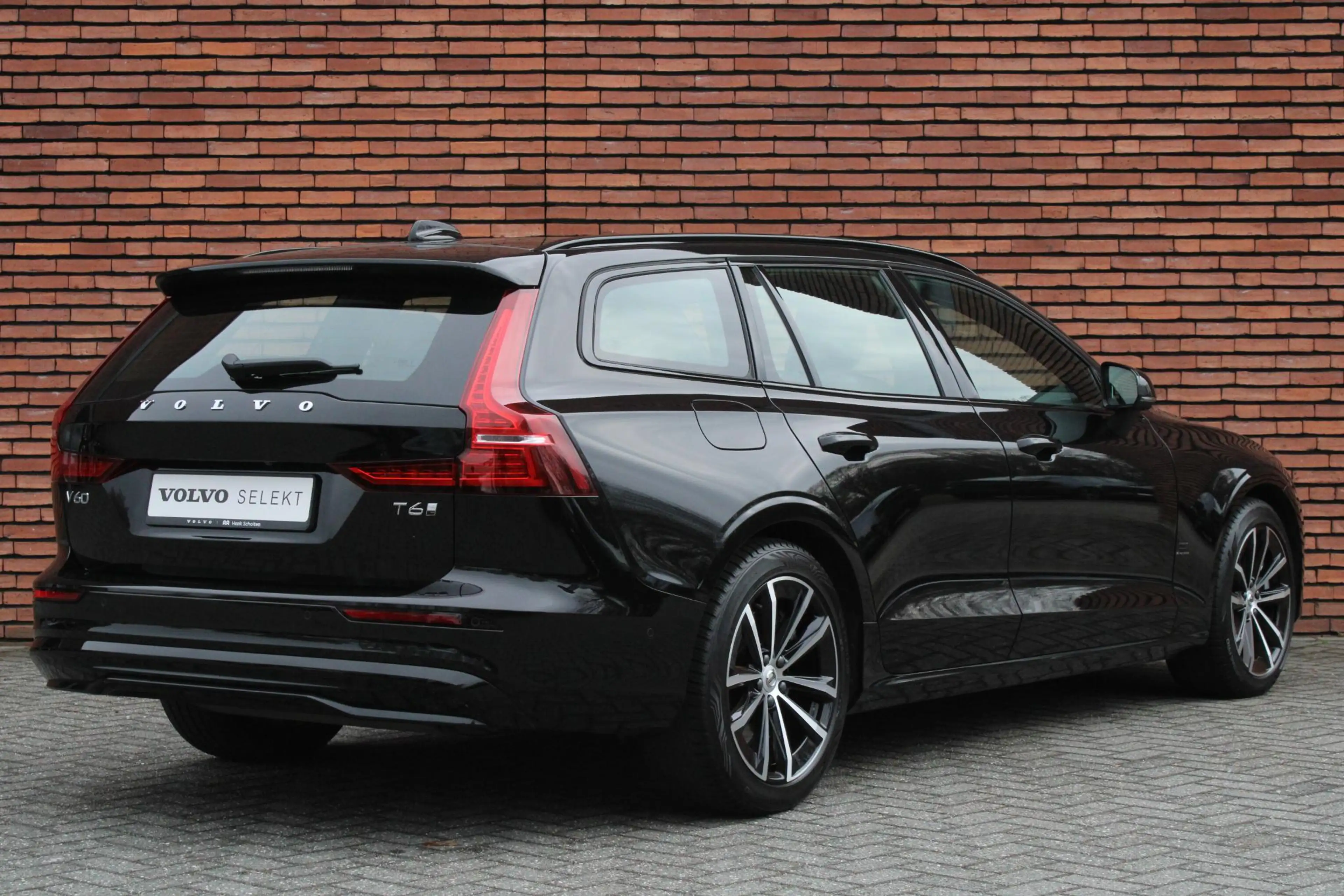 Volvo V60 T8 Plug-in hybrid AWD Plus Dark | Panoramadak | Tr — photo 2