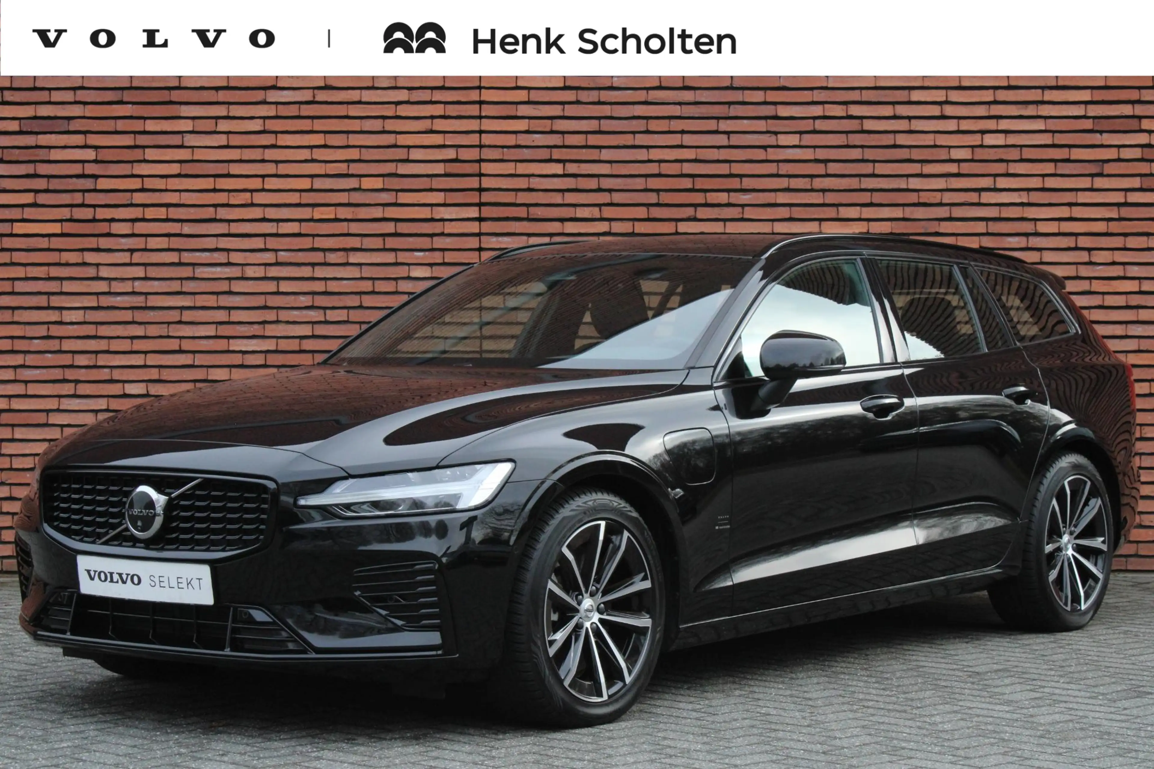 Volvo V60 T8 Plug-in hybrid AWD Plus Dark | Panoramadak | Tr
