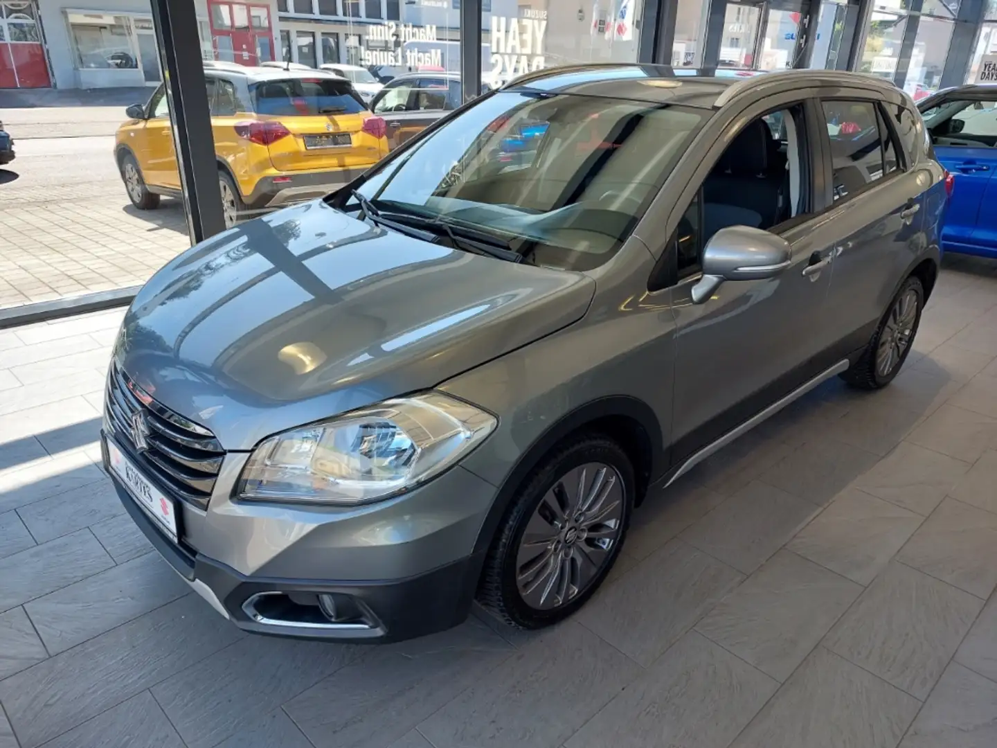 Suzuki SX4 S-Cross Comfort 1.6 DDiS CC SHZ Scheckheft gepfleg Grau - 2