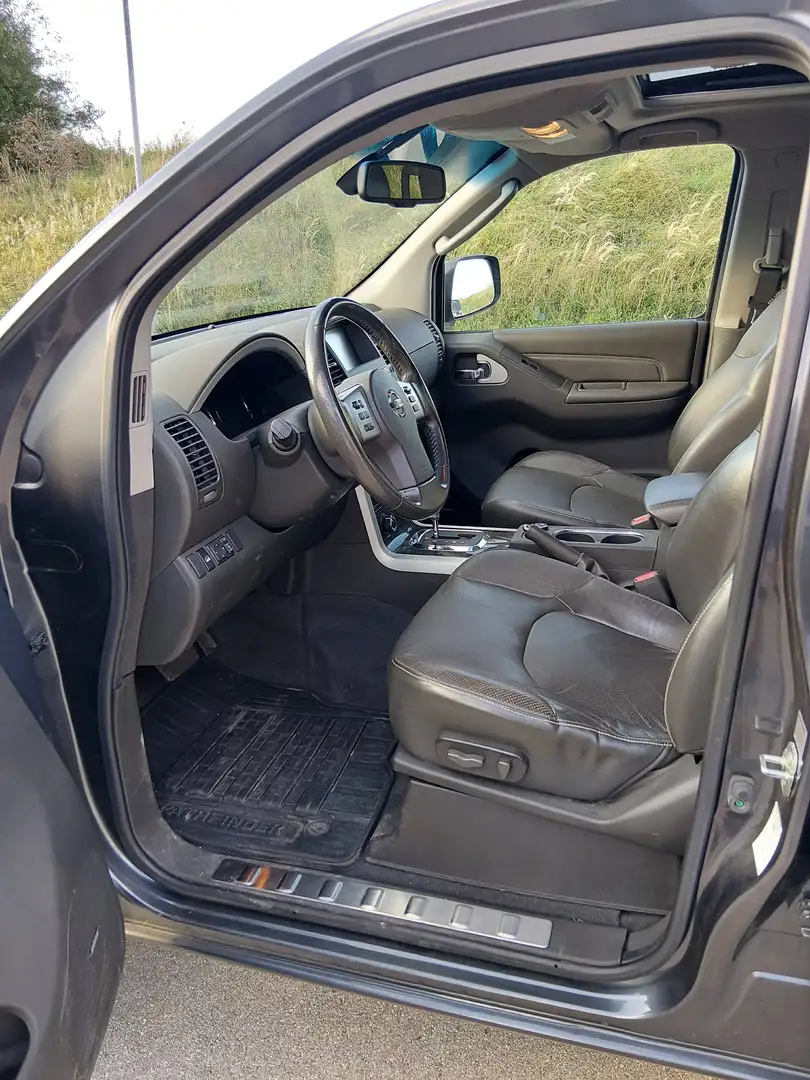 Nissan Pathfinder Pathfinder 3,0 dCi LE DPF Aut. LE Grau - 2