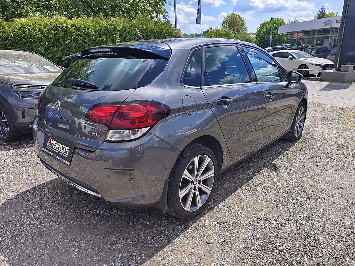 Citroen C4 BlueHDi 120 S&S EAT6 Automatik Shine Grau - 2