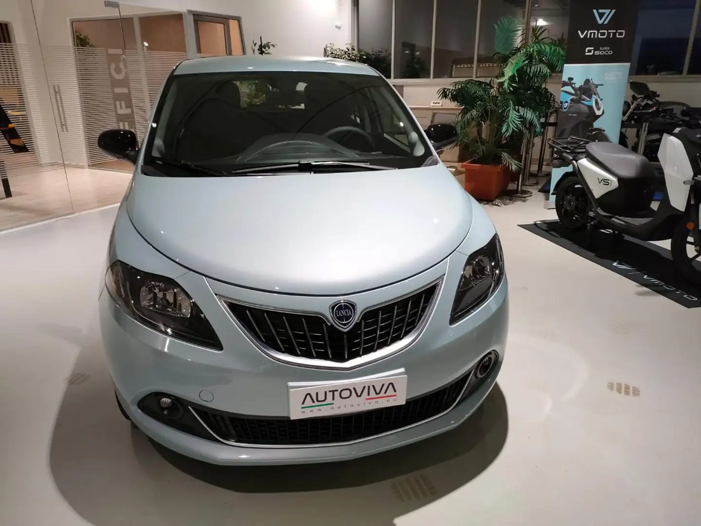 Lancia Ypsilon 1.0 FireFly 5 porte S&S Hybrid Gold Blu/Azzurro - 2