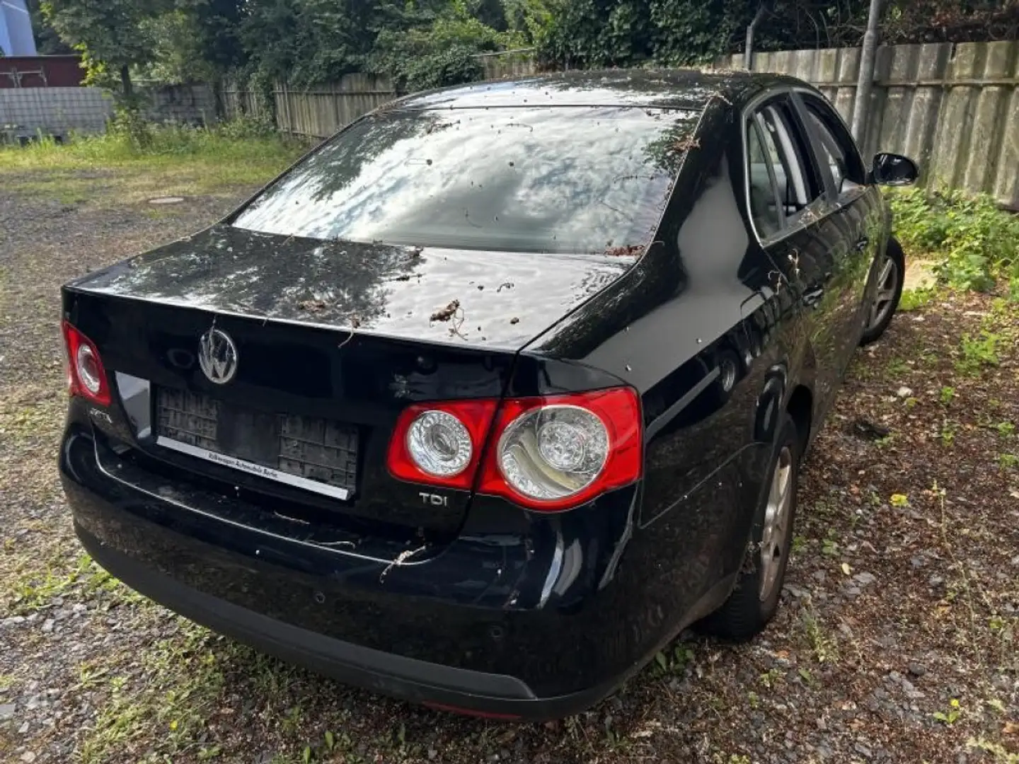 Volkswagen Jetta Comfortline 1.9TDI Nero - 2