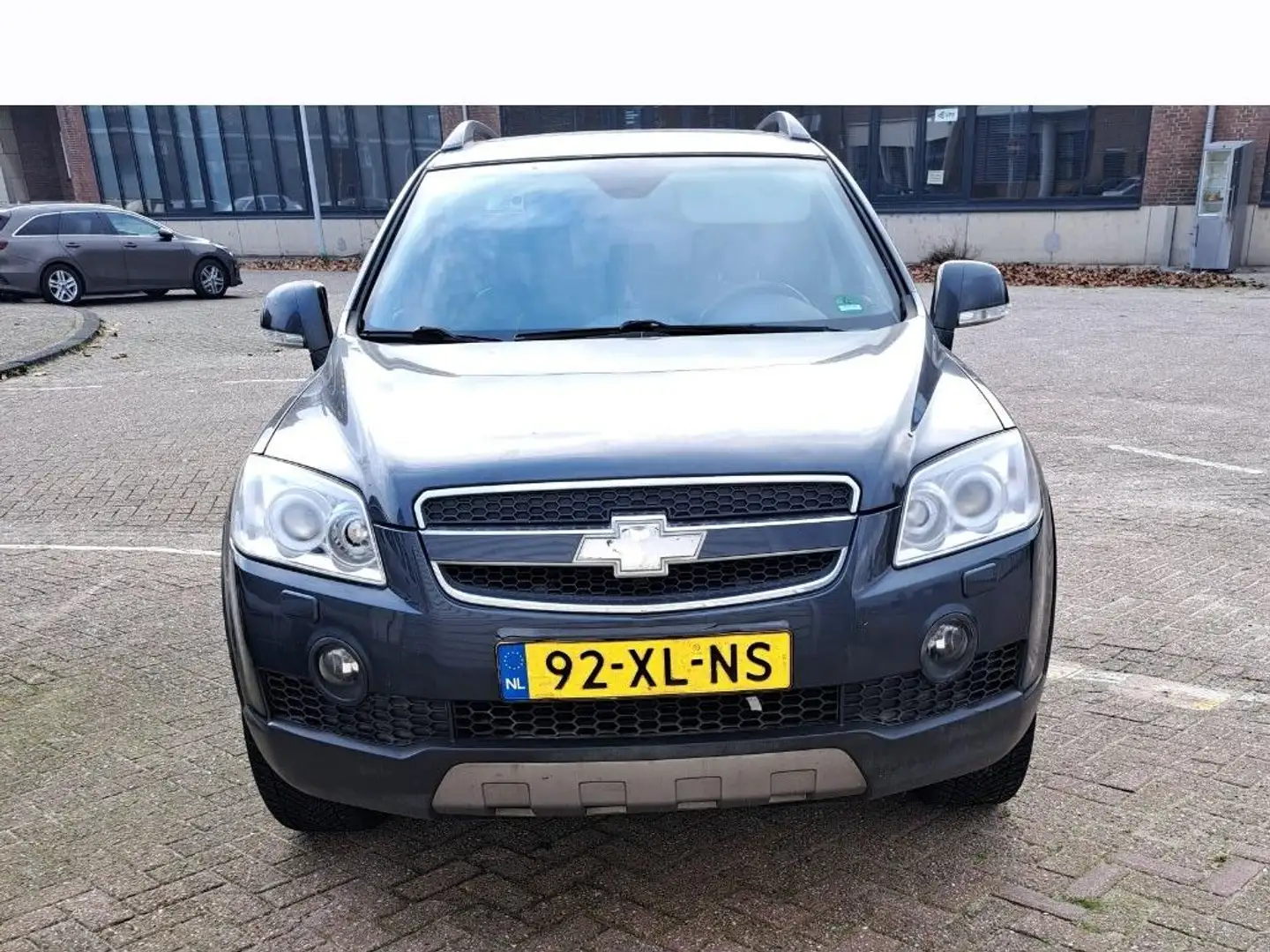 Chevrolet Captiva Captiva 2.4i Executive Grijs - 1