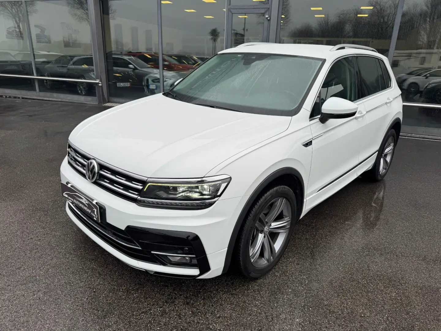 Volkswagen Tiguan 2.0 BiTDI SCR DSG 4MOTION R-Line BMT Weiß - 2
