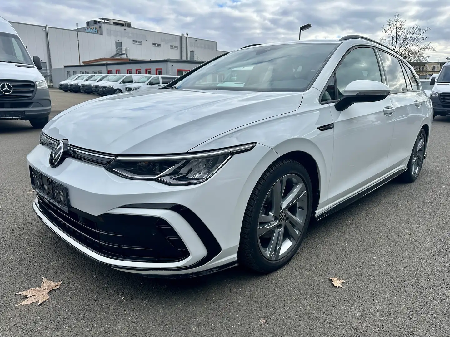 Volkswagen Golf Variant R-Line Navi Winterpaket Weiß - 1