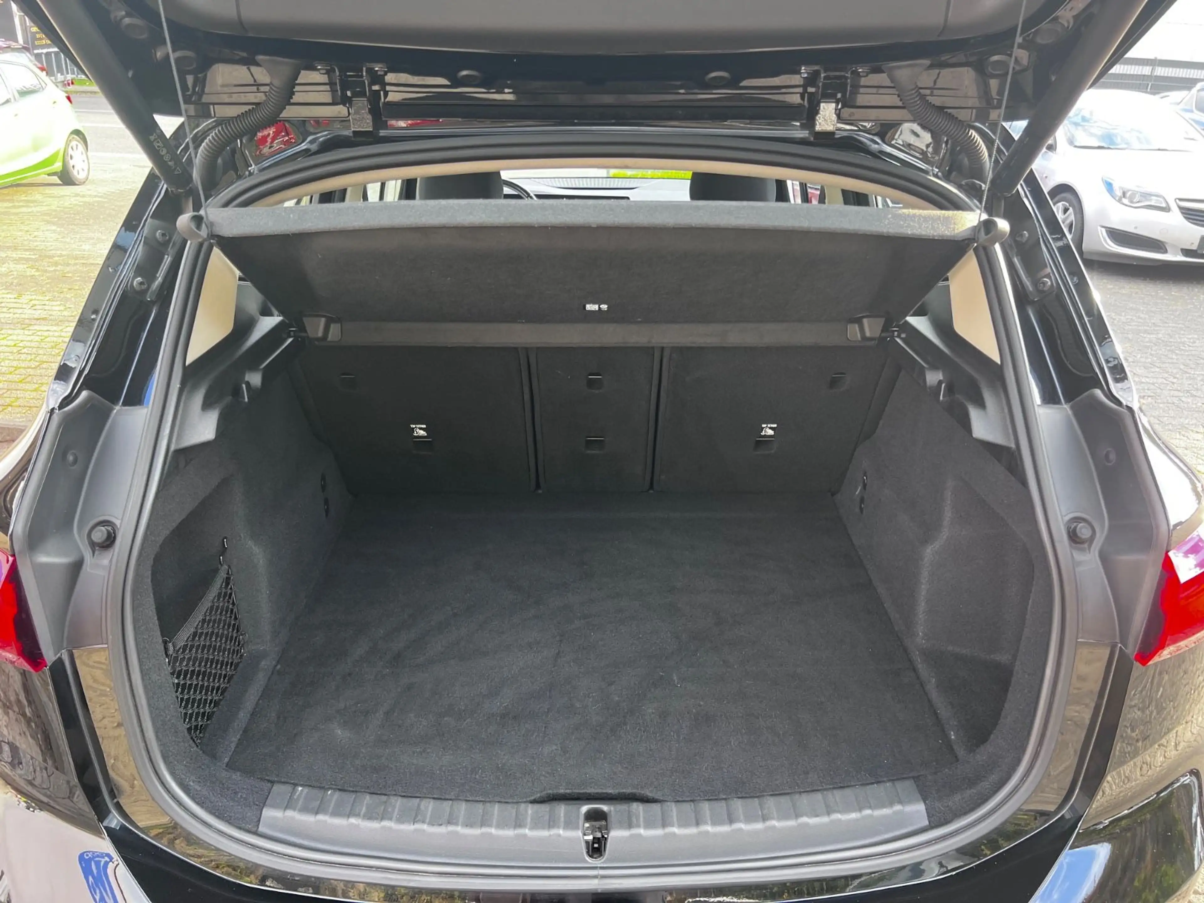 BMW 216 Aut. Navi LED Kamera — photo 7