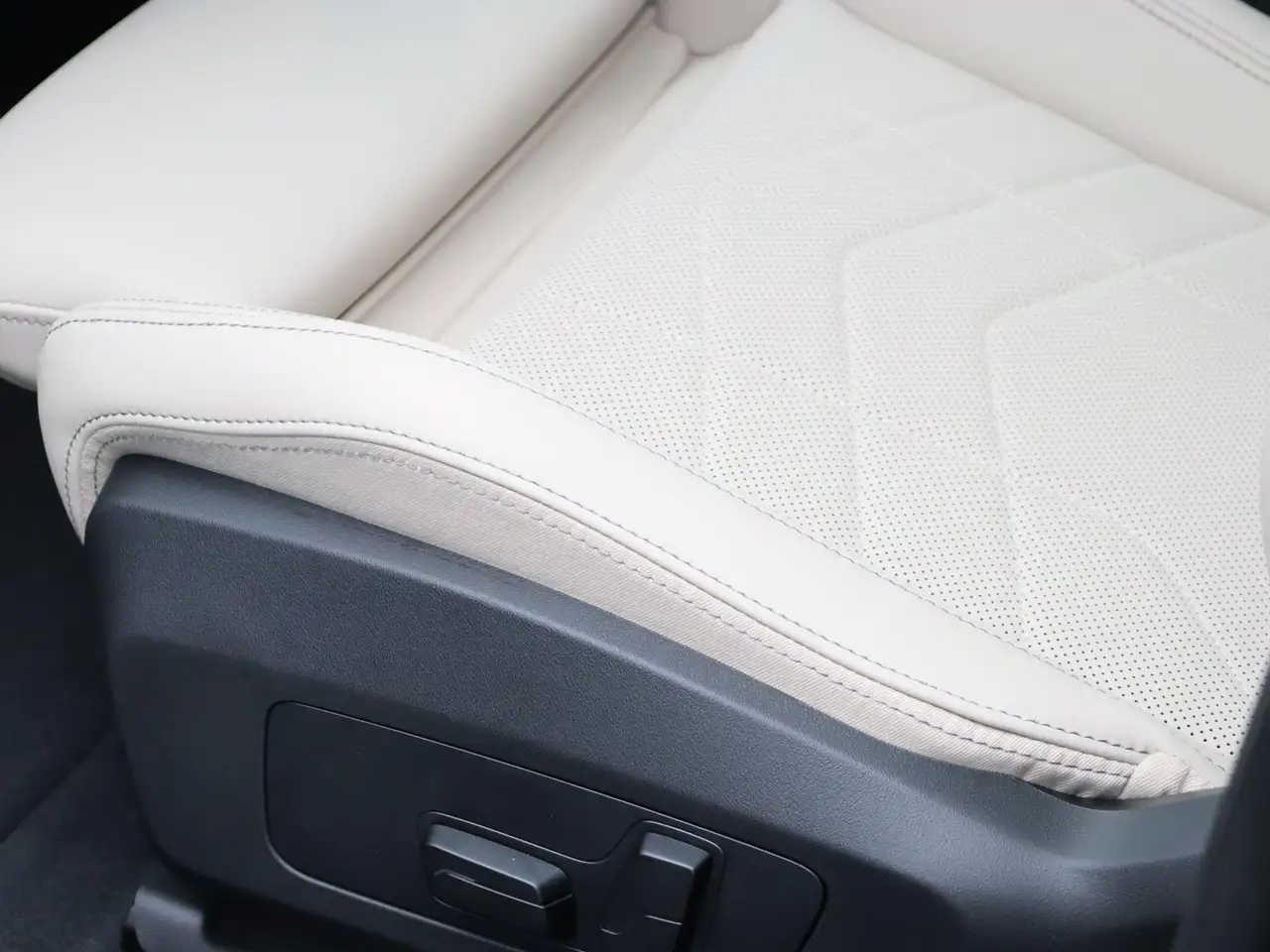 BMW 1 Series 2026 — фото 10