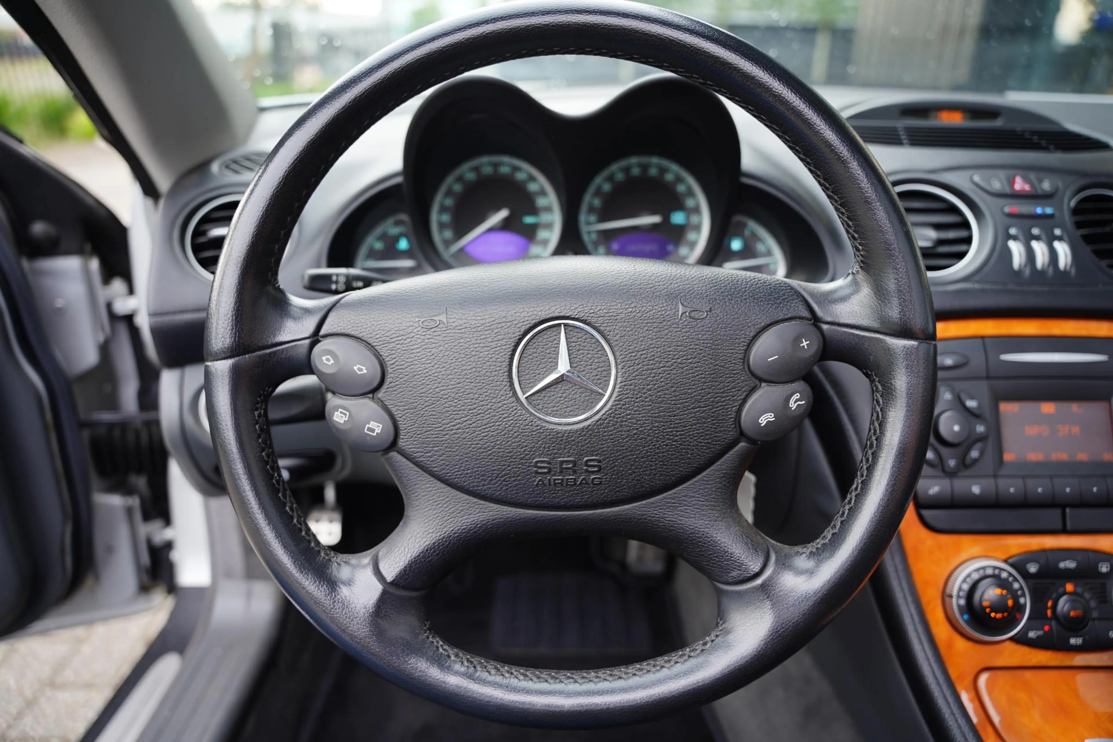 Mercedes-Benz SL 500 / 67 D.Km / AMG — photo 10