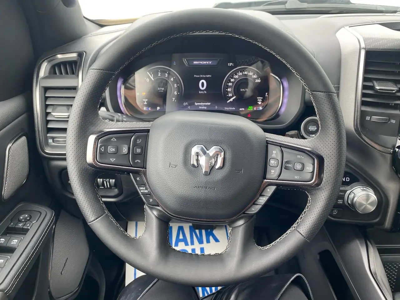 RAM 1500 снимка RAM 1500