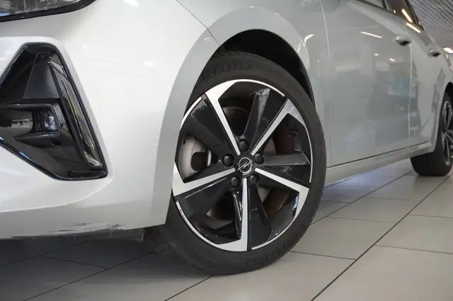 Opel Astra view 14