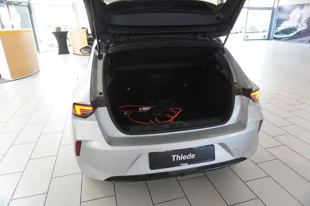 Opel Astra view 12