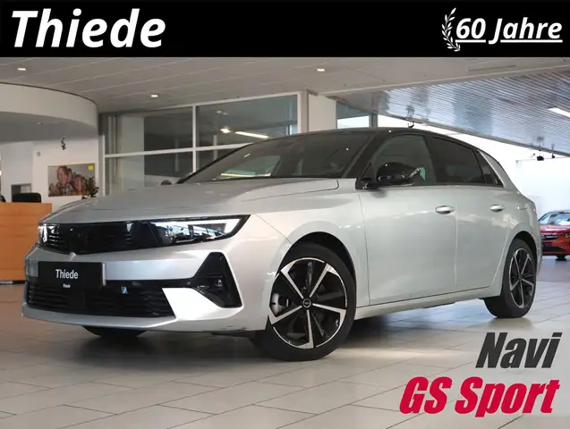 Opel Astra main image