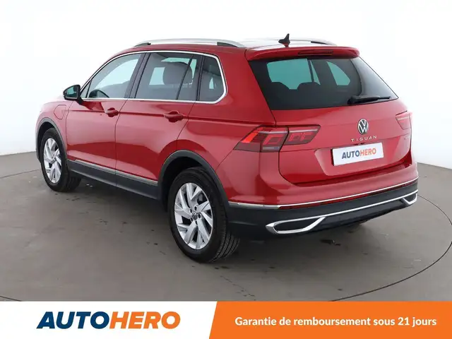 Volkswagen Tiguan view 4