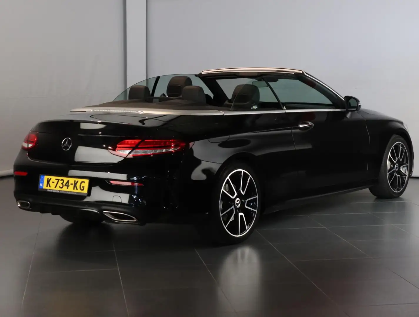 Mercedes-Benz C 180 Cabrio AMG Line 1e eigenaar Zwart - 2