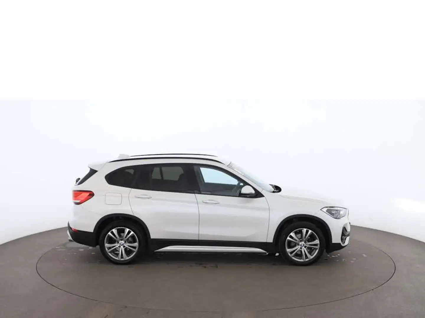 BMW X1 xDrive18d Sport Line Aut LED LEDER NAV SITZHZG Weiß - 2