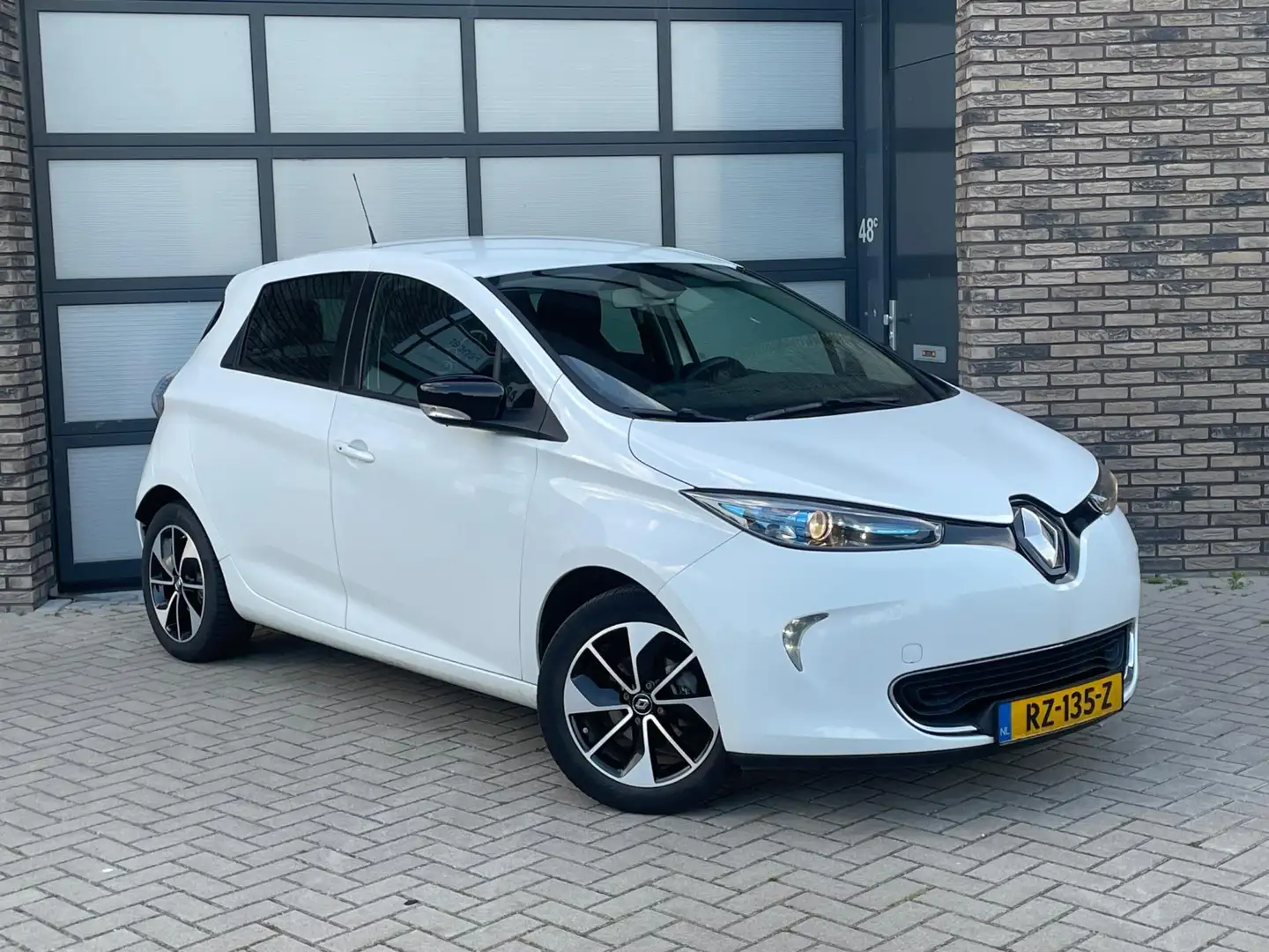 Renault ZOE R90 Intens 41 kWh | KOOP ACCU | SOH 90% | Navigati Wit - 2