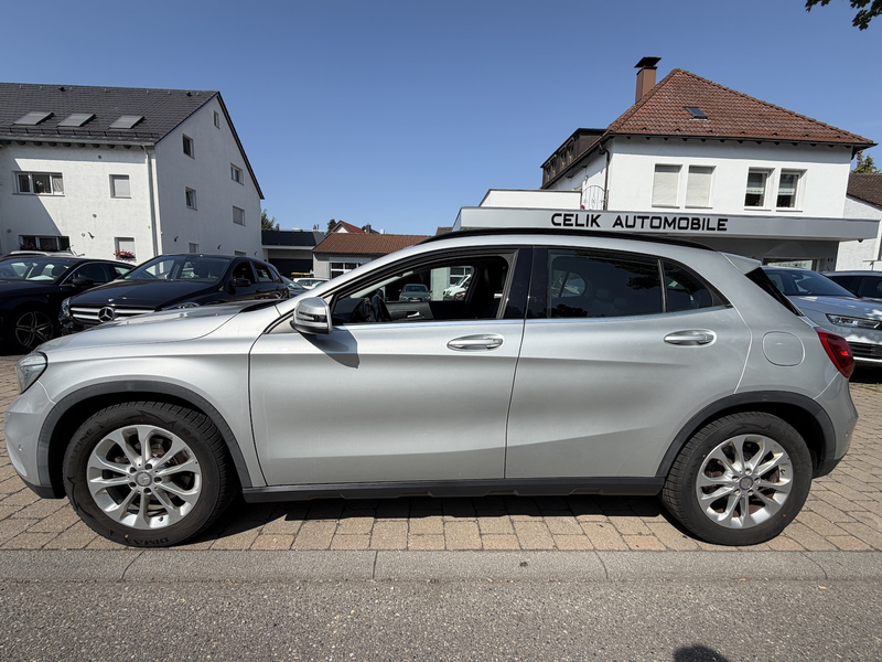 Mercedes-Benz GLA 200 Bi-Xenon SHZ PDC — photo 8