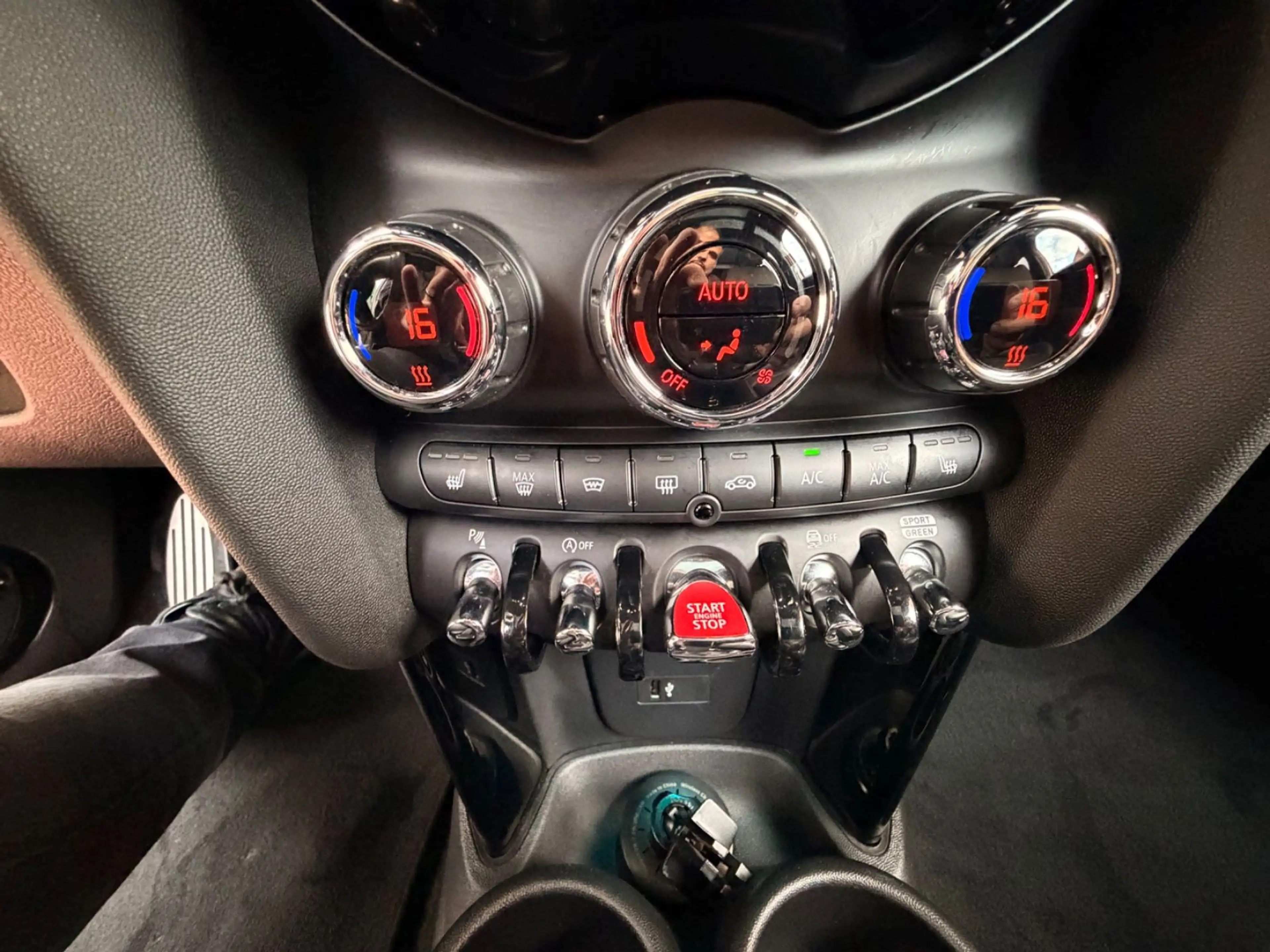 MINI Cooper S JCW+AUT+NAVI+PANO+1HD — photo 13