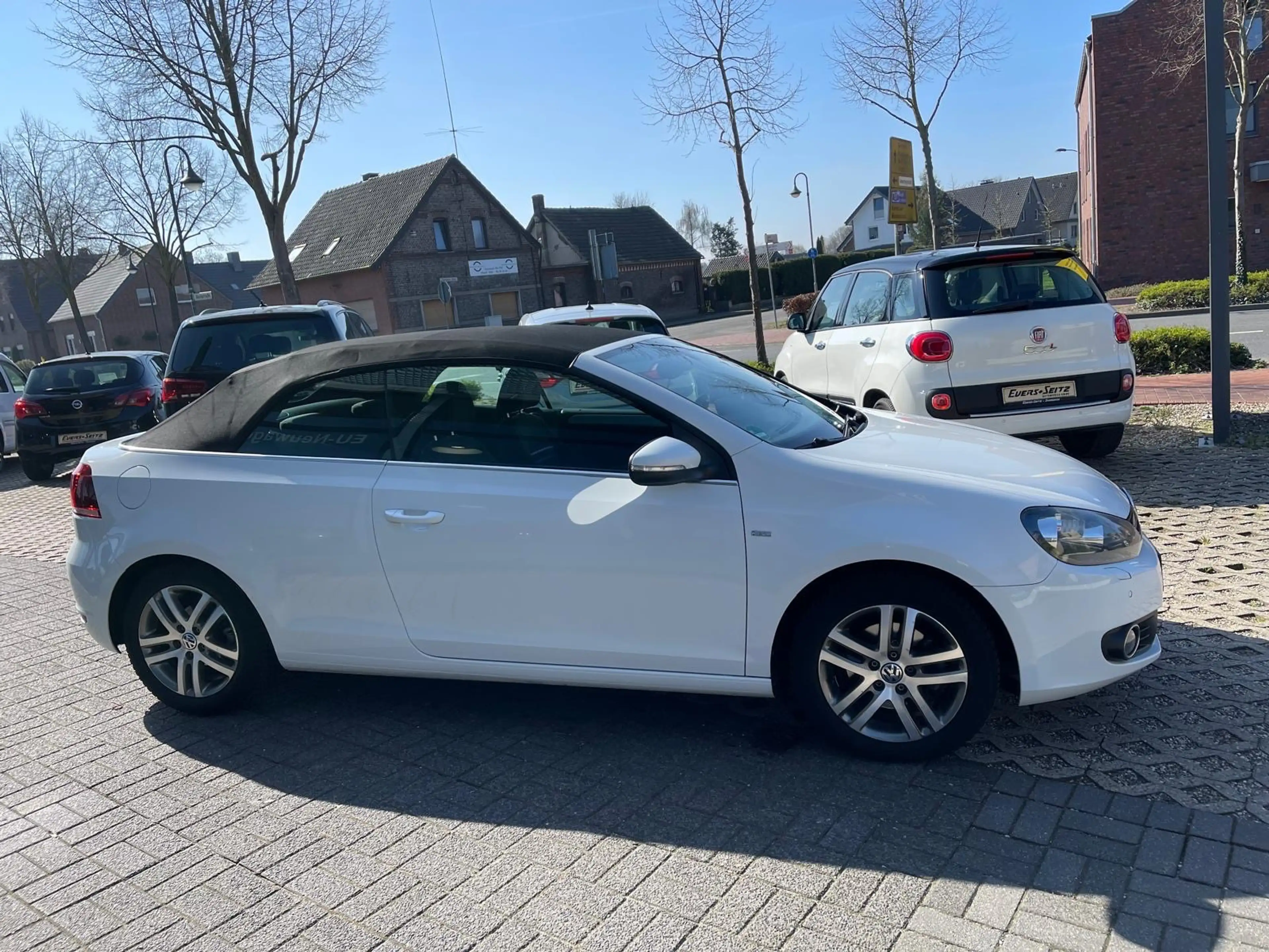 Volkswagen Golf Cabriolet Cup (Navi, Scheckheft gepflegt) — photo 9