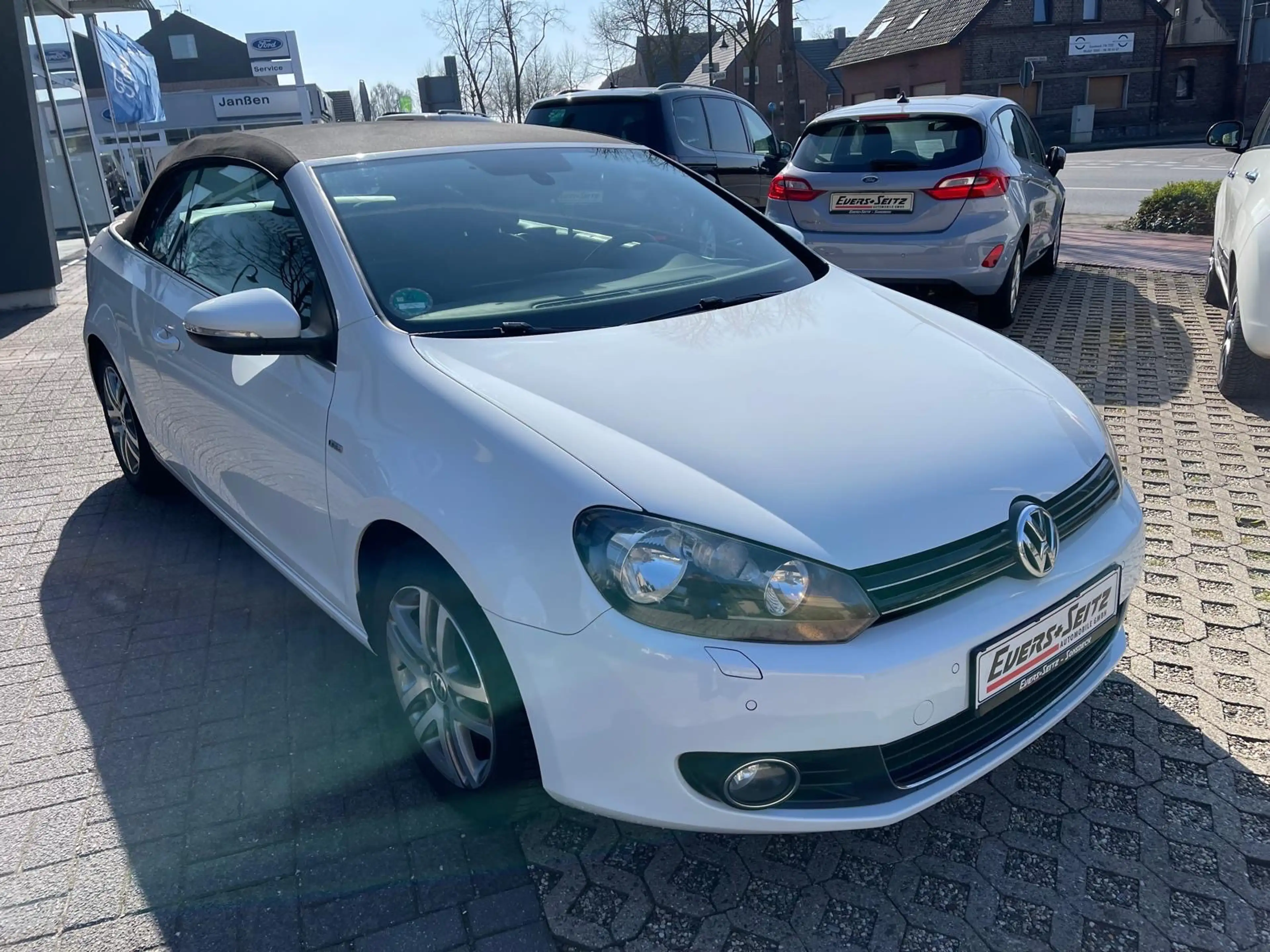 Volkswagen Golf Cabriolet Cup (Navi, Scheckheft gepflegt) — photo 2
