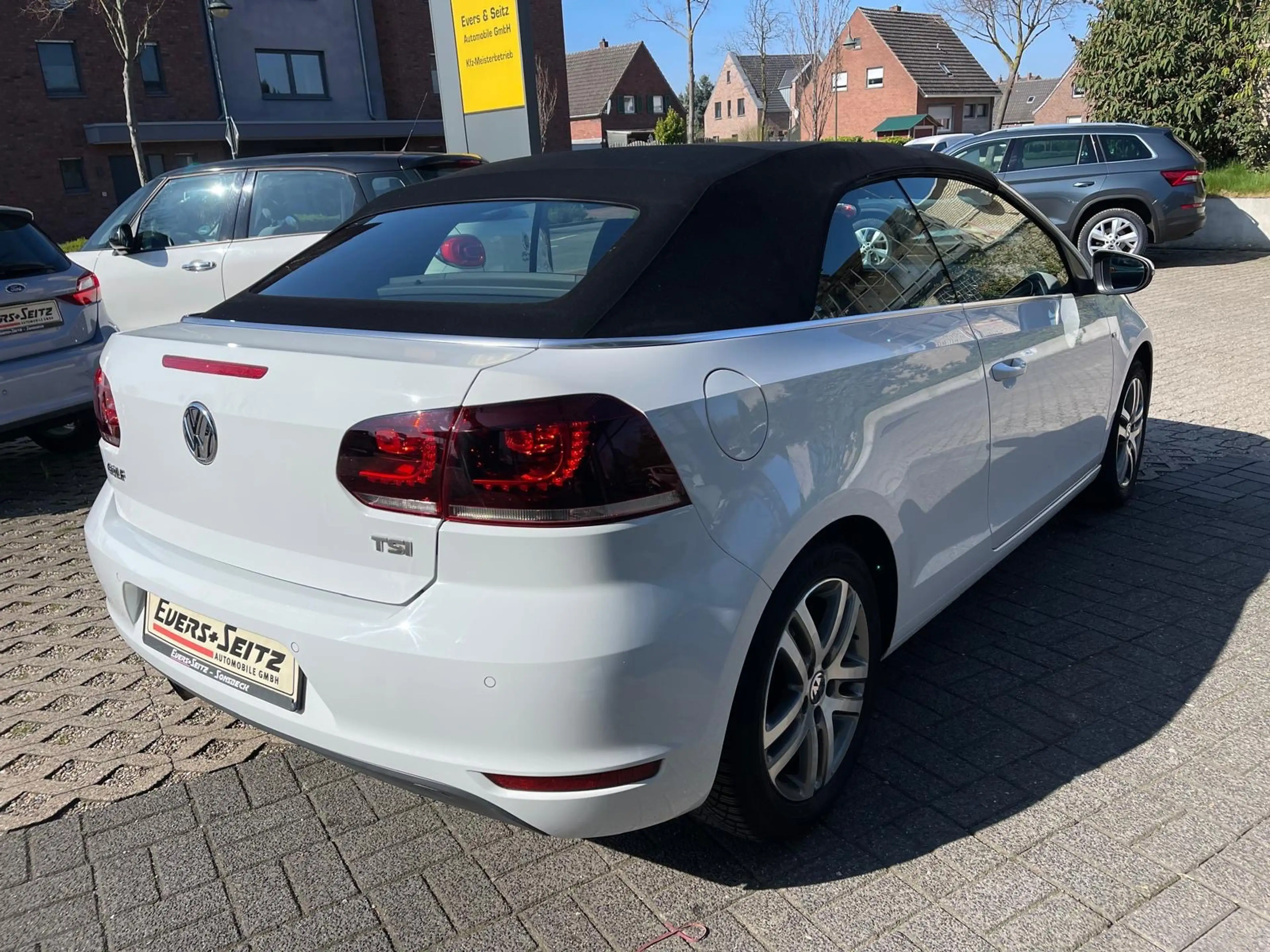 Volkswagen Golf Cabriolet Cup (Navi, Scheckheft gepflegt) — photo 12