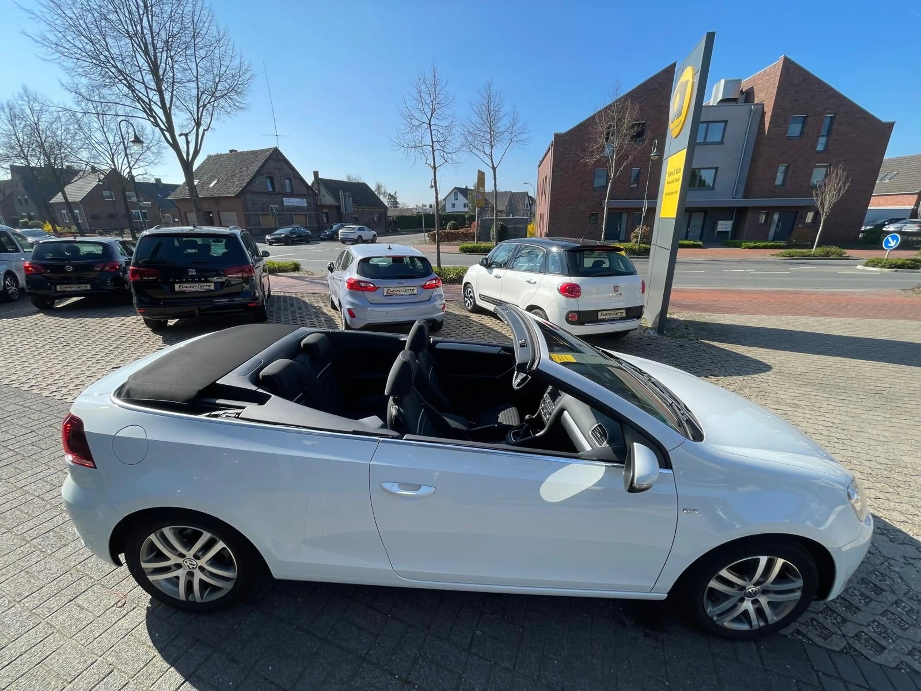 Volkswagen Golf Cabriolet Cup (Navi, Scheckheft gepflegt) — photo 6