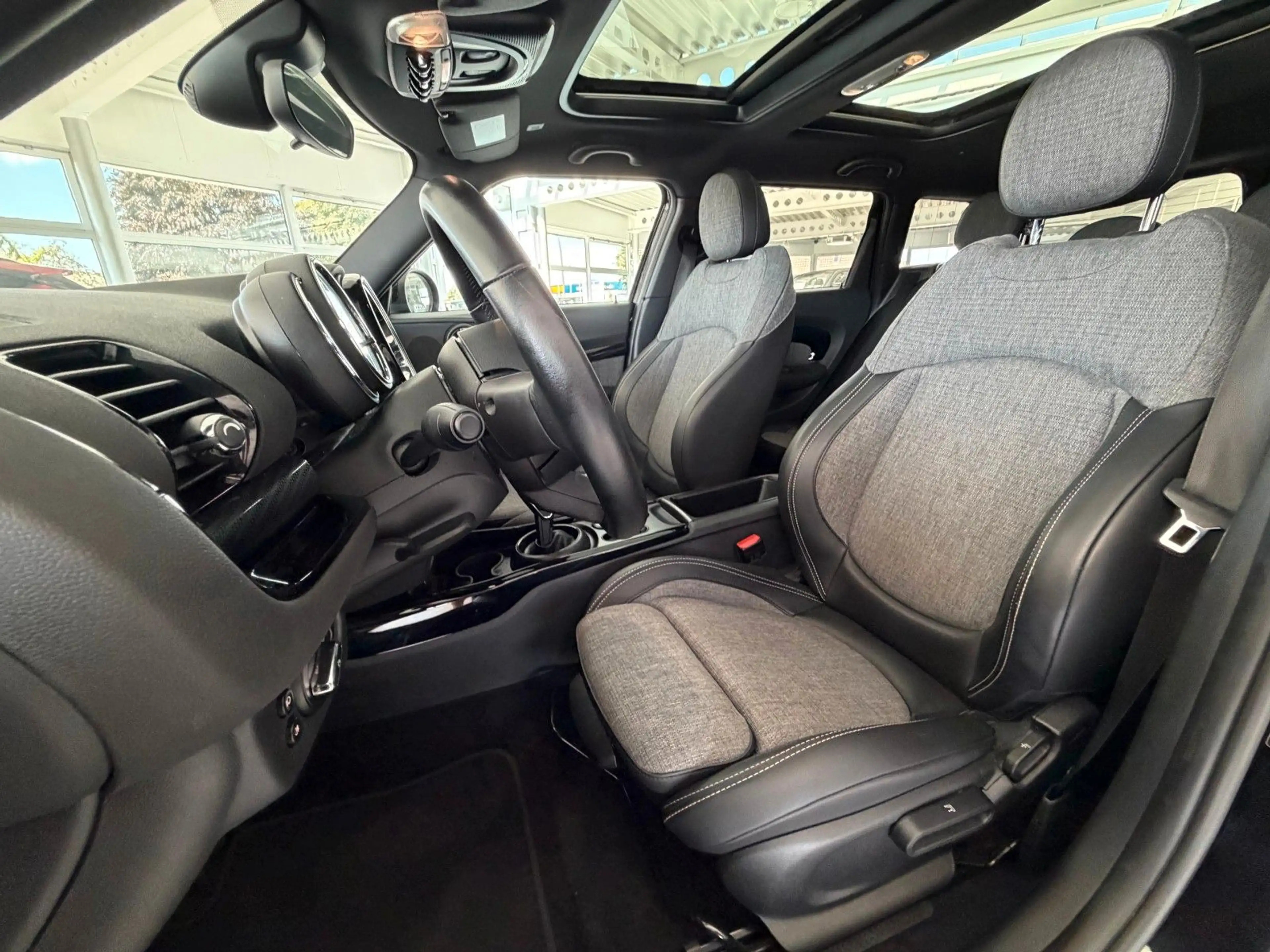 MINI Cooper Clubman Cooper Classic 1.5 Panorama Winterpaket — photo 13