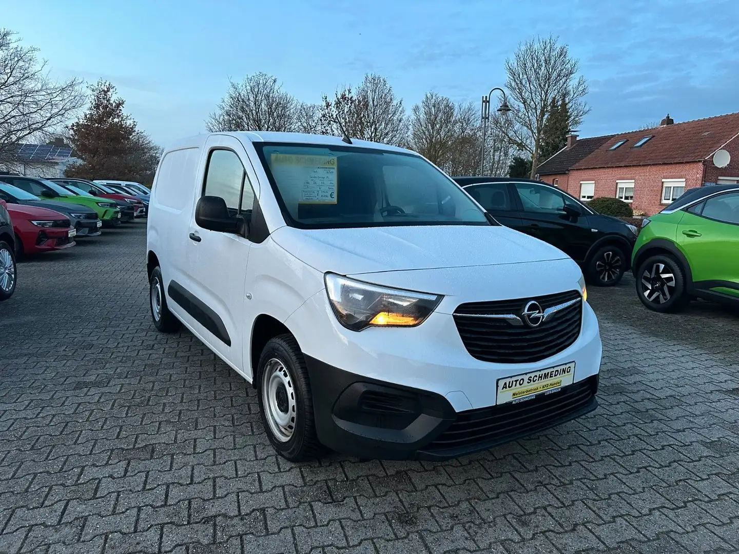 Opel Combo Cargo M 1.2/ 27tkm/110 PS/2 Jahre Garantie Weiß - 2