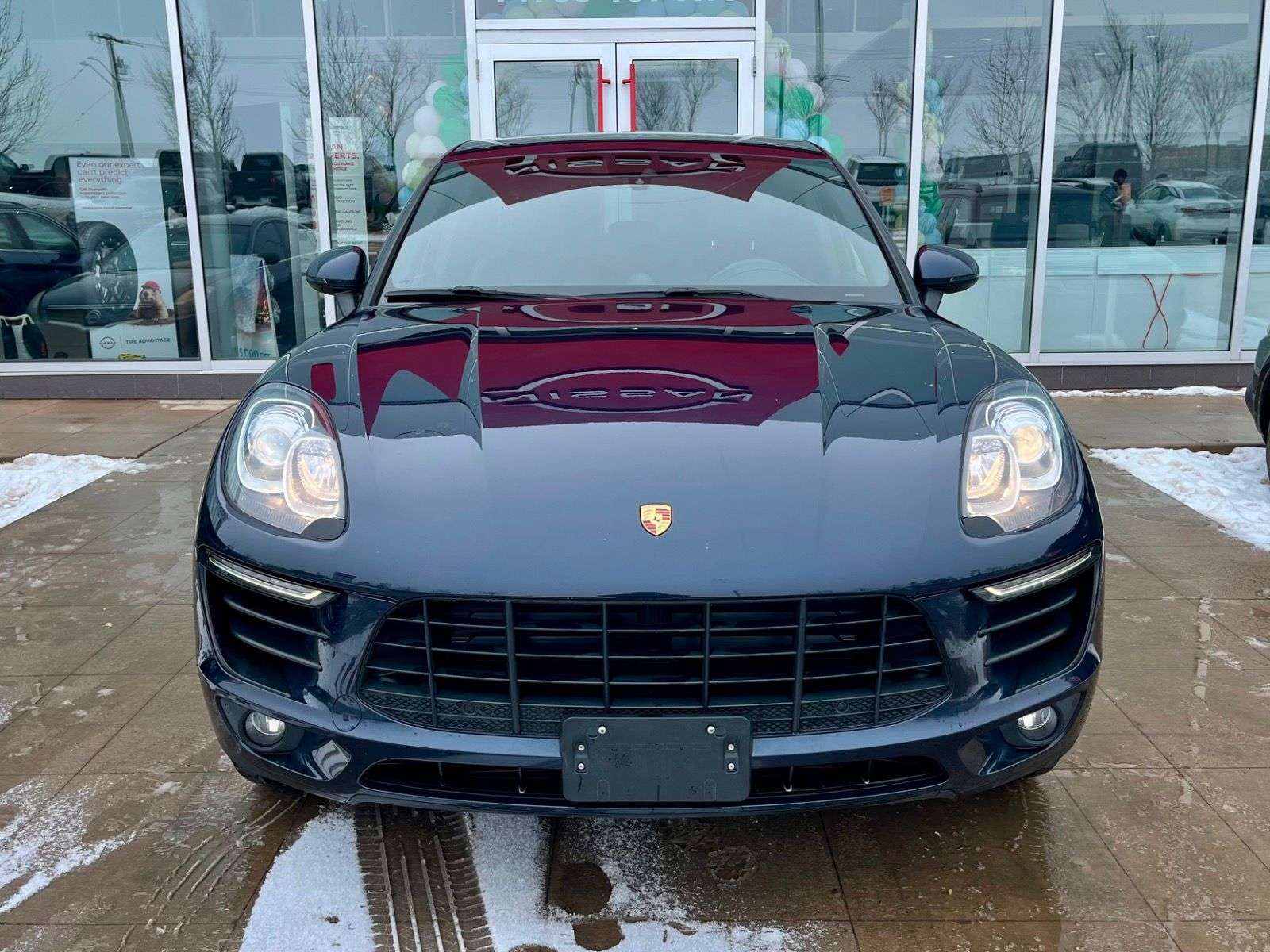 2017 Porsche Macan TURBO CHARGED V6/AWD/PANO ROOF/BOSE AUDIO/POWER LI alt 2