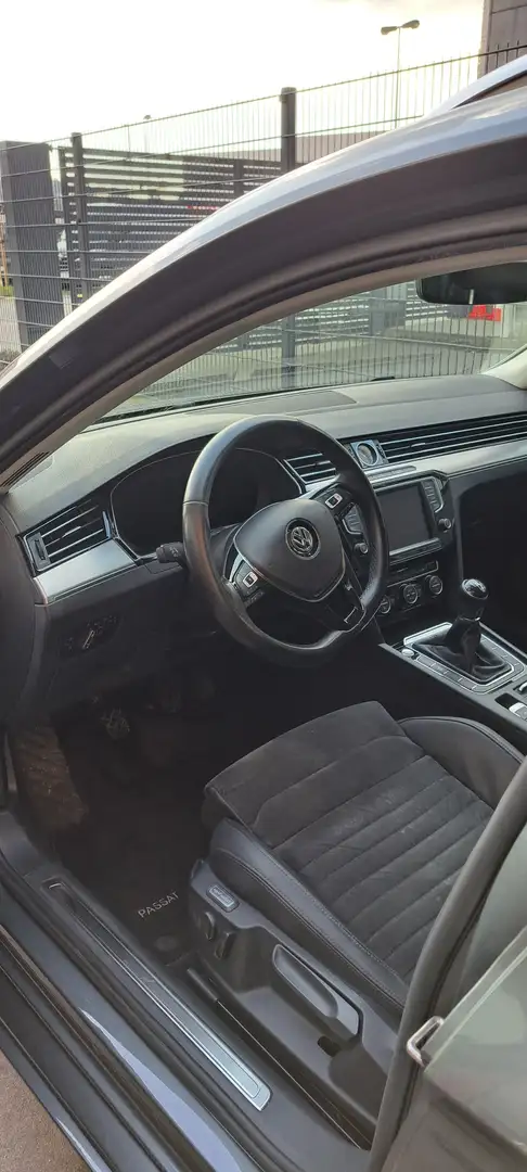Volkswagen Passat Variant Passat SW 1.6 CR TDi Comfortline - 2