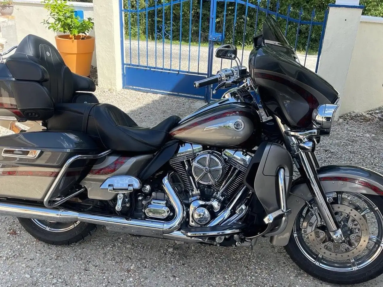 Harley-Davidson CVO Limited