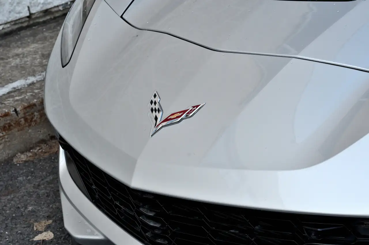 Chevrolet Corvette снимка Chevrolet Corvette