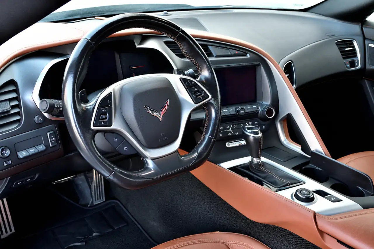 Chevrolet Corvette снимка Chevrolet Corvette