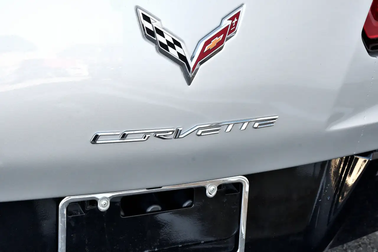 Chevrolet Corvette снимка Chevrolet Corvette