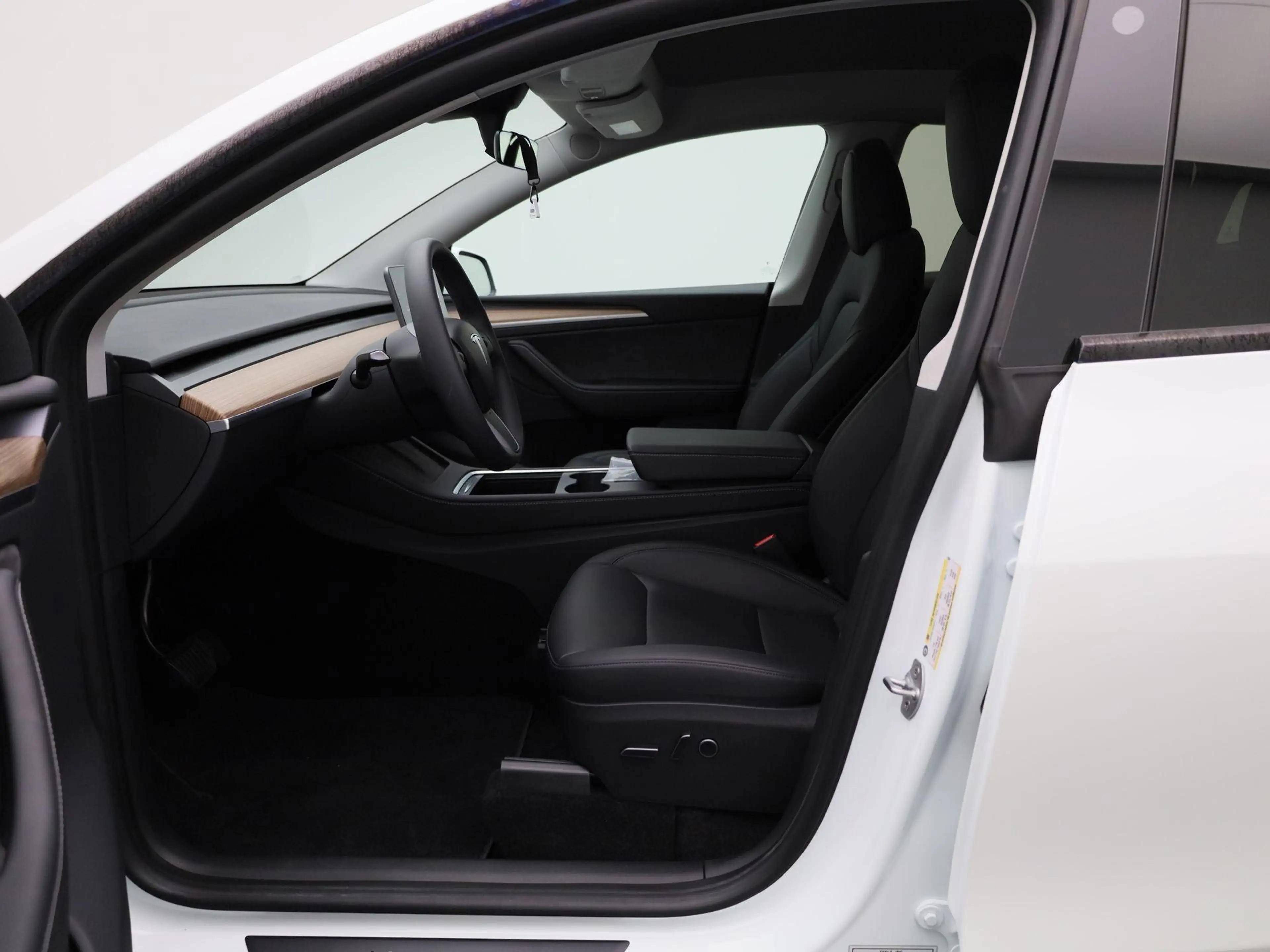 Tesla Model Y Long Range AWD 75 kWh | FSD | BTW-Auto | Lage KM s — photo 10