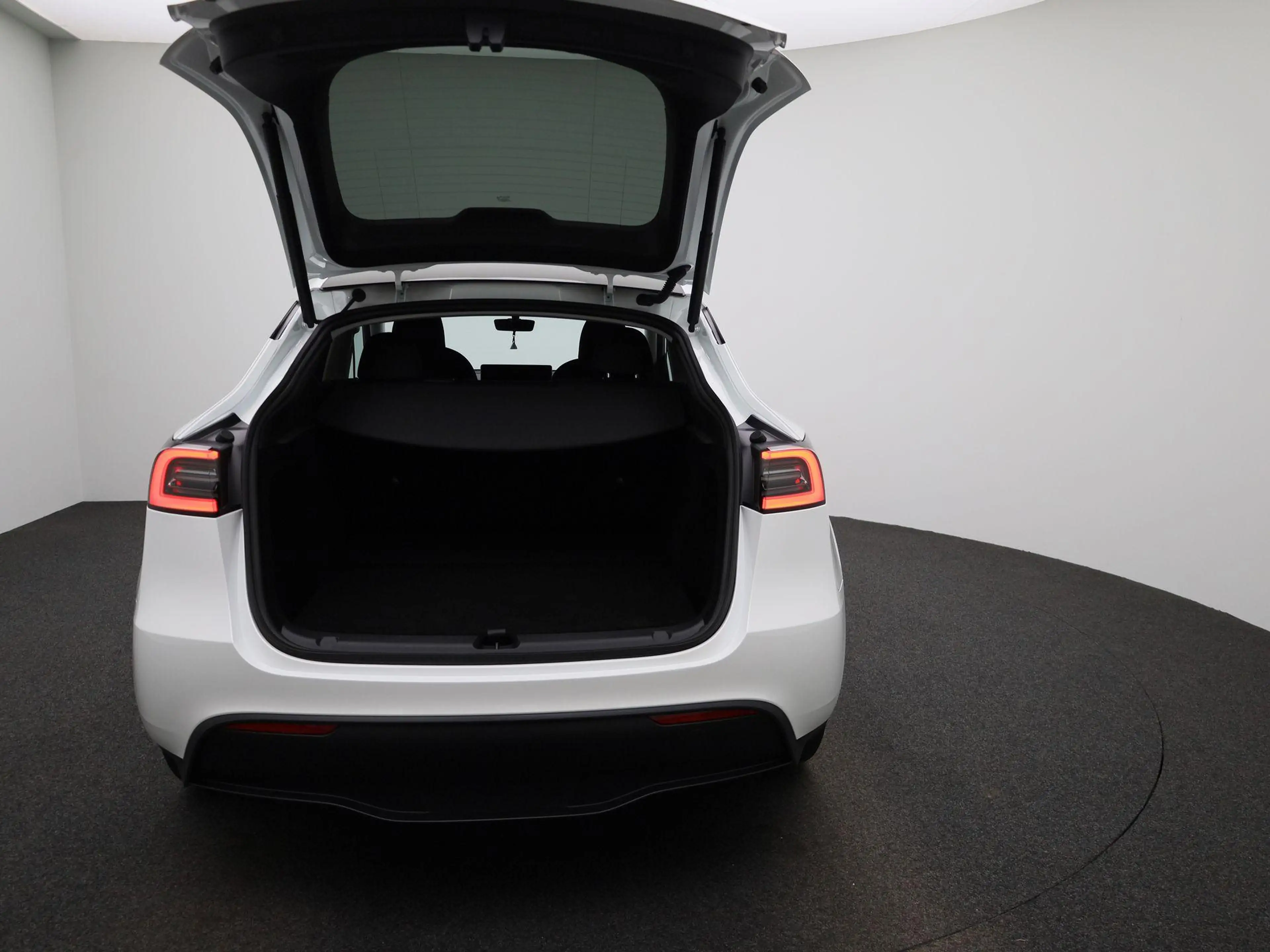 Tesla Model Y Long Range AWD 75 kWh | FSD | BTW-Auto | Lage KM s — photo 12