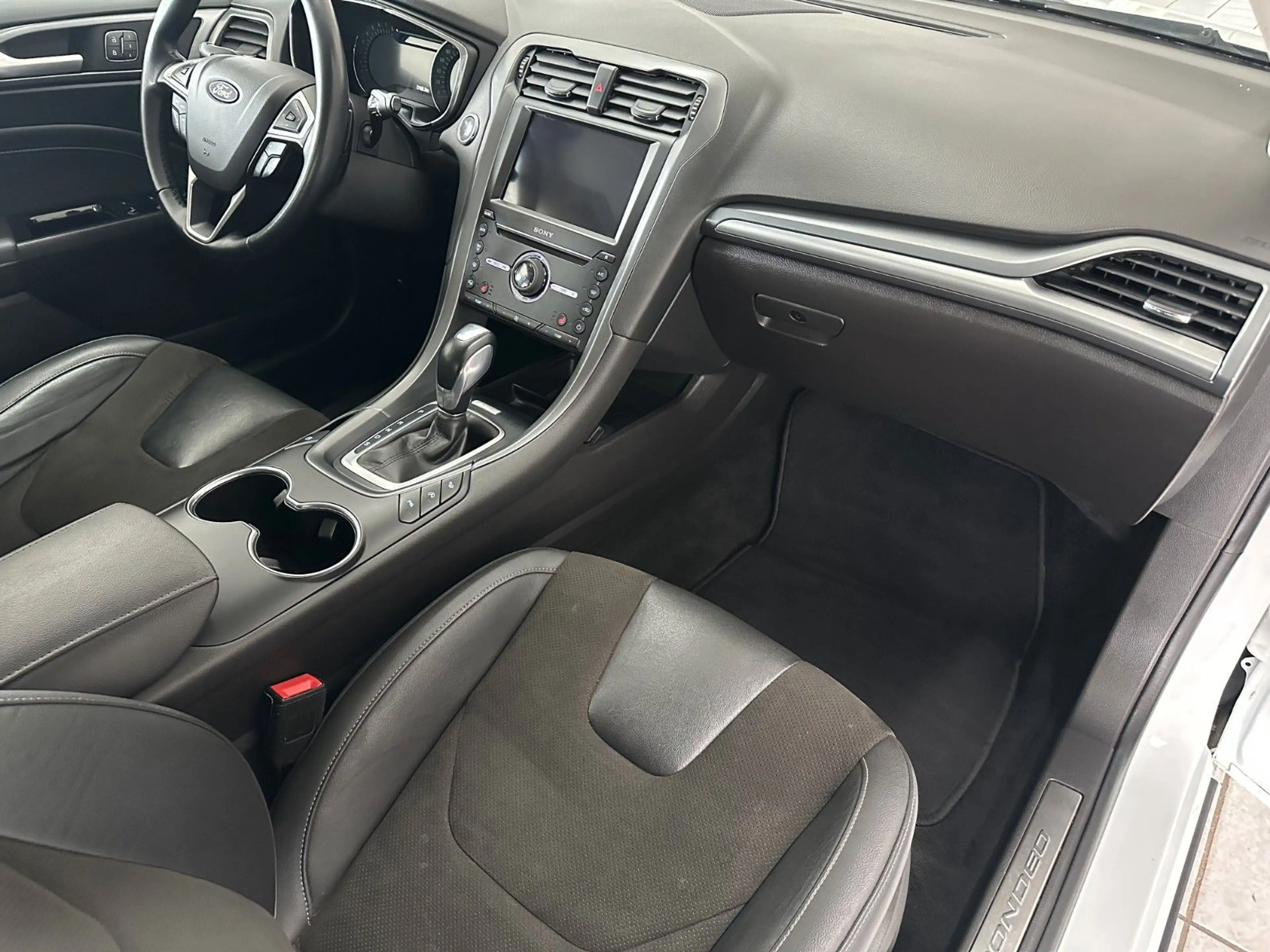 Ford Mondeo Turnier Titanium*SHZ*AHK*Panorama*Tempo* — photo 15