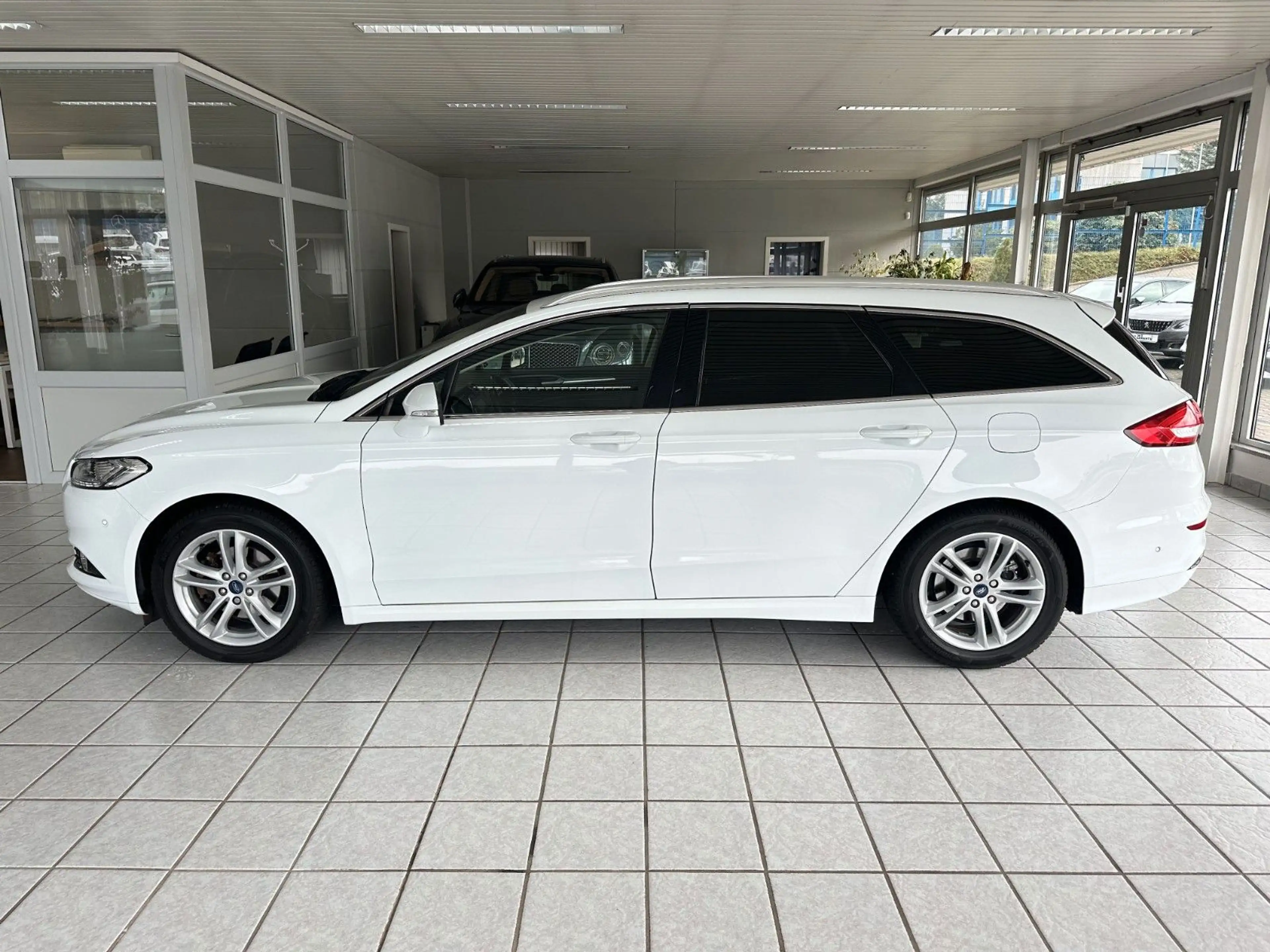 Ford Mondeo Turnier Titanium*SHZ*AHK*Panorama*Tempo* — photo 8