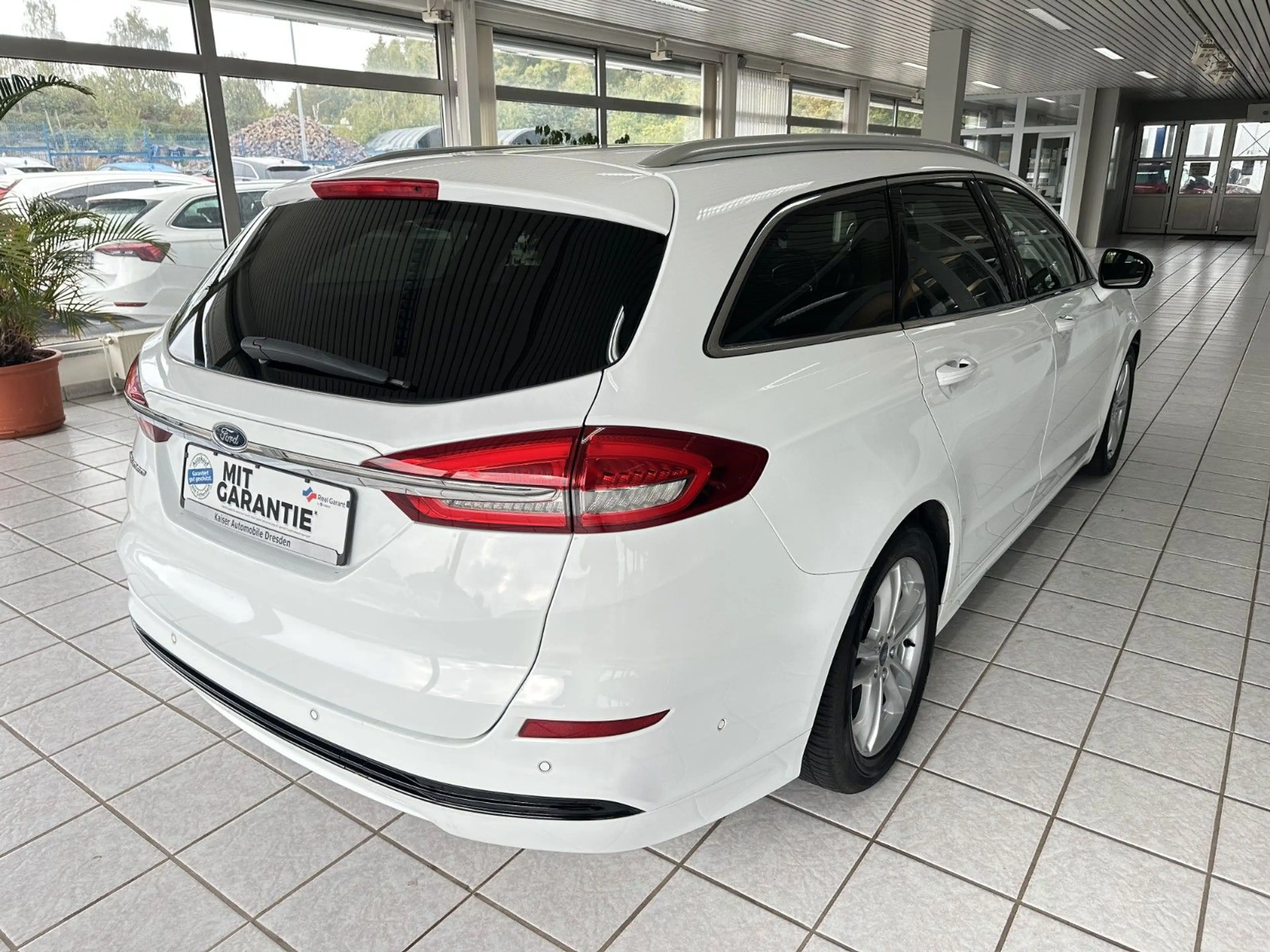 Ford Mondeo Turnier Titanium*SHZ*AHK*Panorama*Tempo* — photo 5
