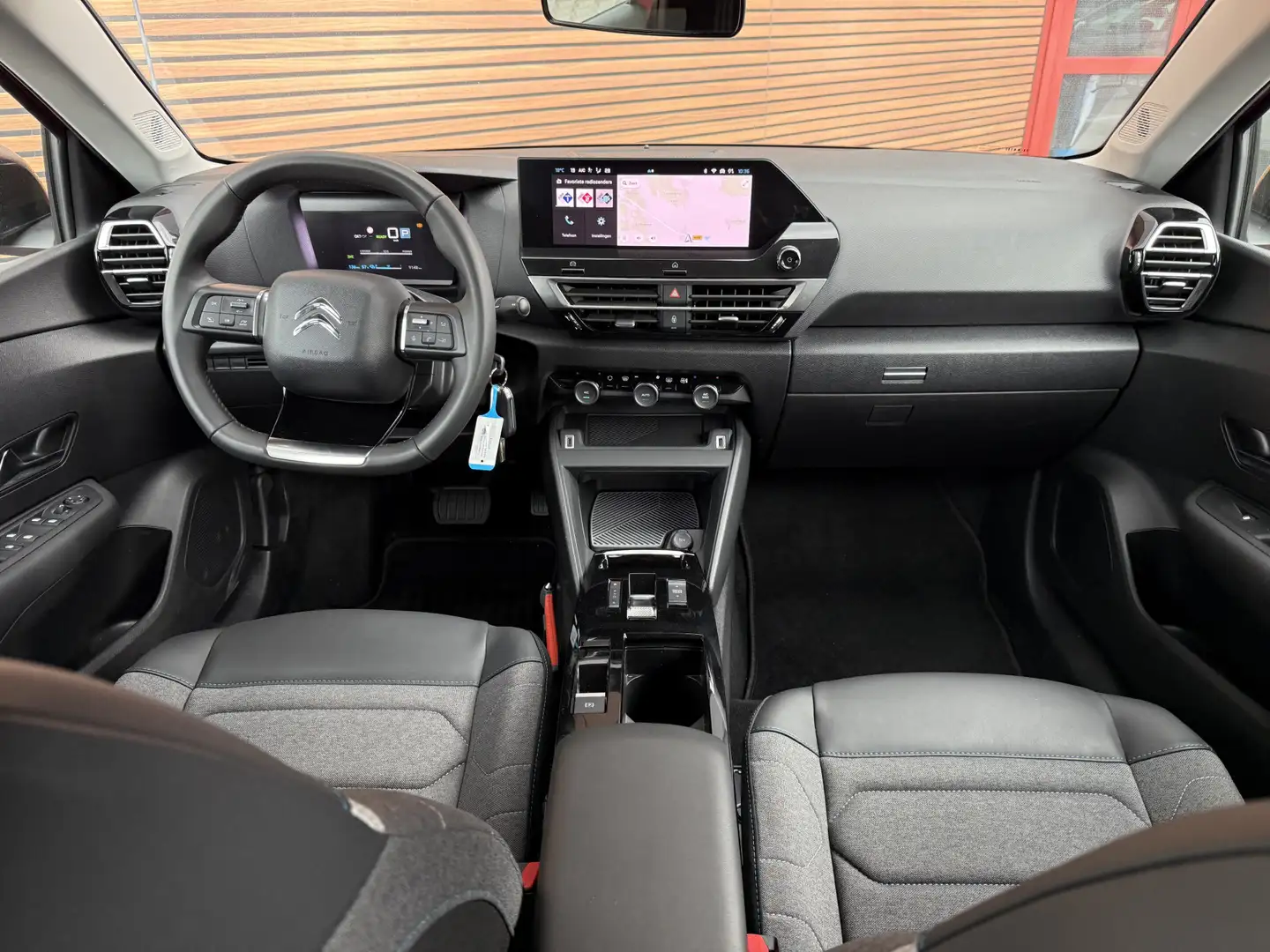 Citroen E-C4 Electric Feel Pack 50 kWh Navigatie / Camera / Lage km stan Rojo - 2