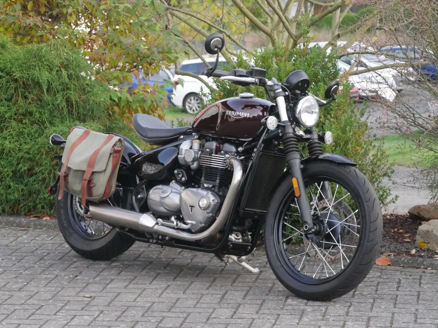 Triumph Bonneville Bobber Piros - 1