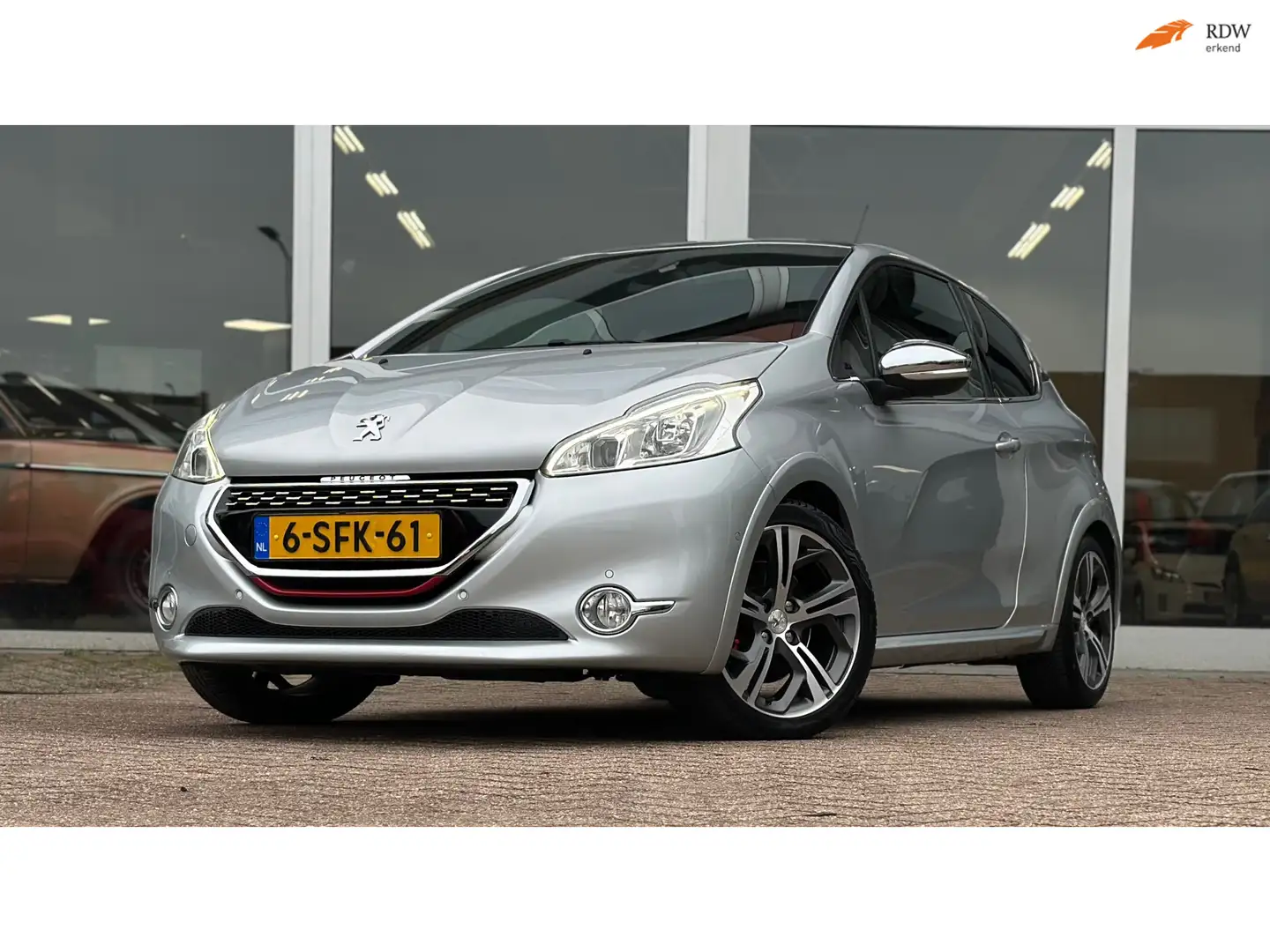 Peugeot 208 1.6 THP GTi Leer Panorama Navigatie Nieuwe APK Moo Grijs - 1