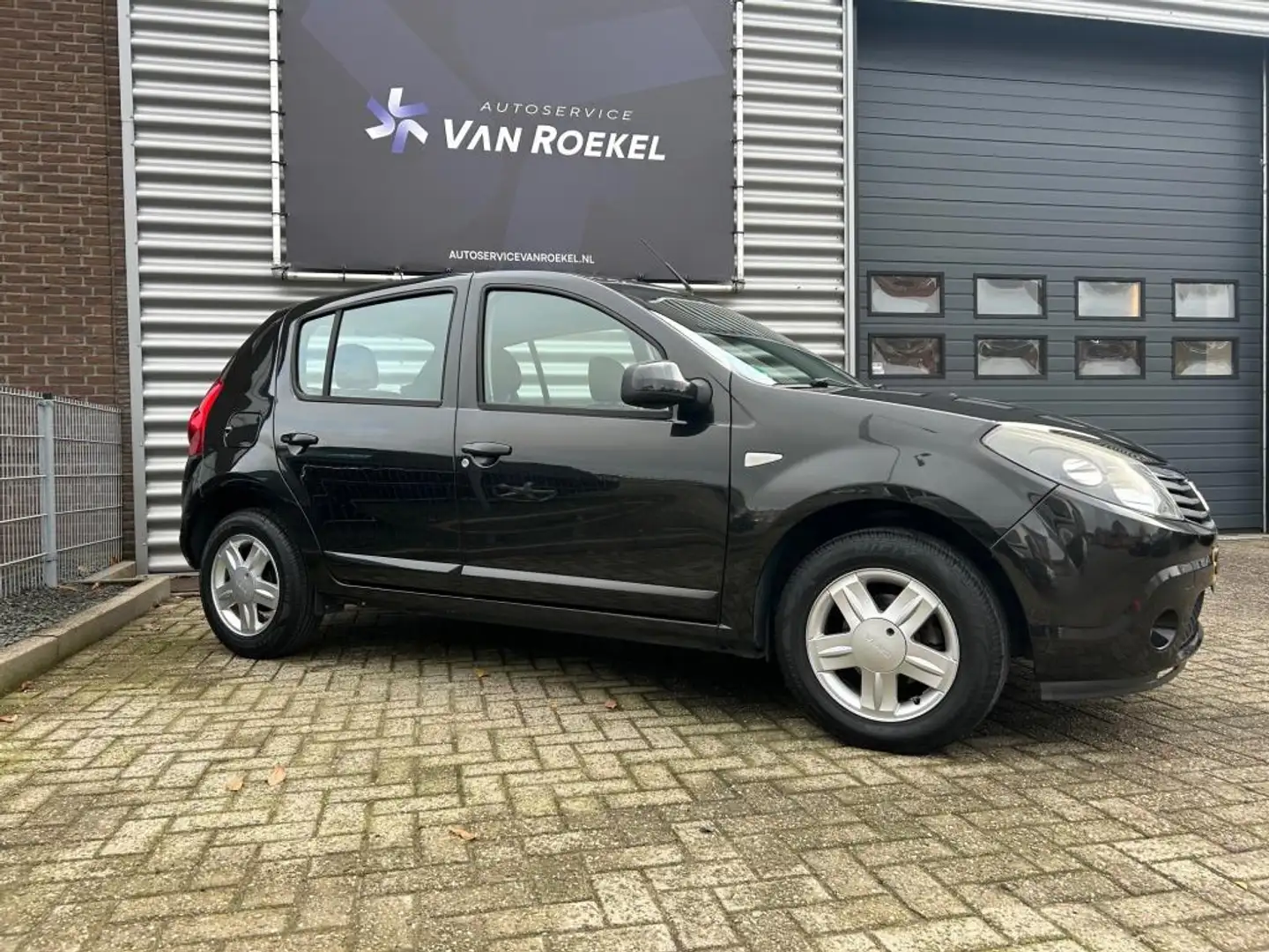 Dacia Sandero 1.2 Blackline Zwart | 5 Deurs | Airco | Mistlampen Zwart - 2